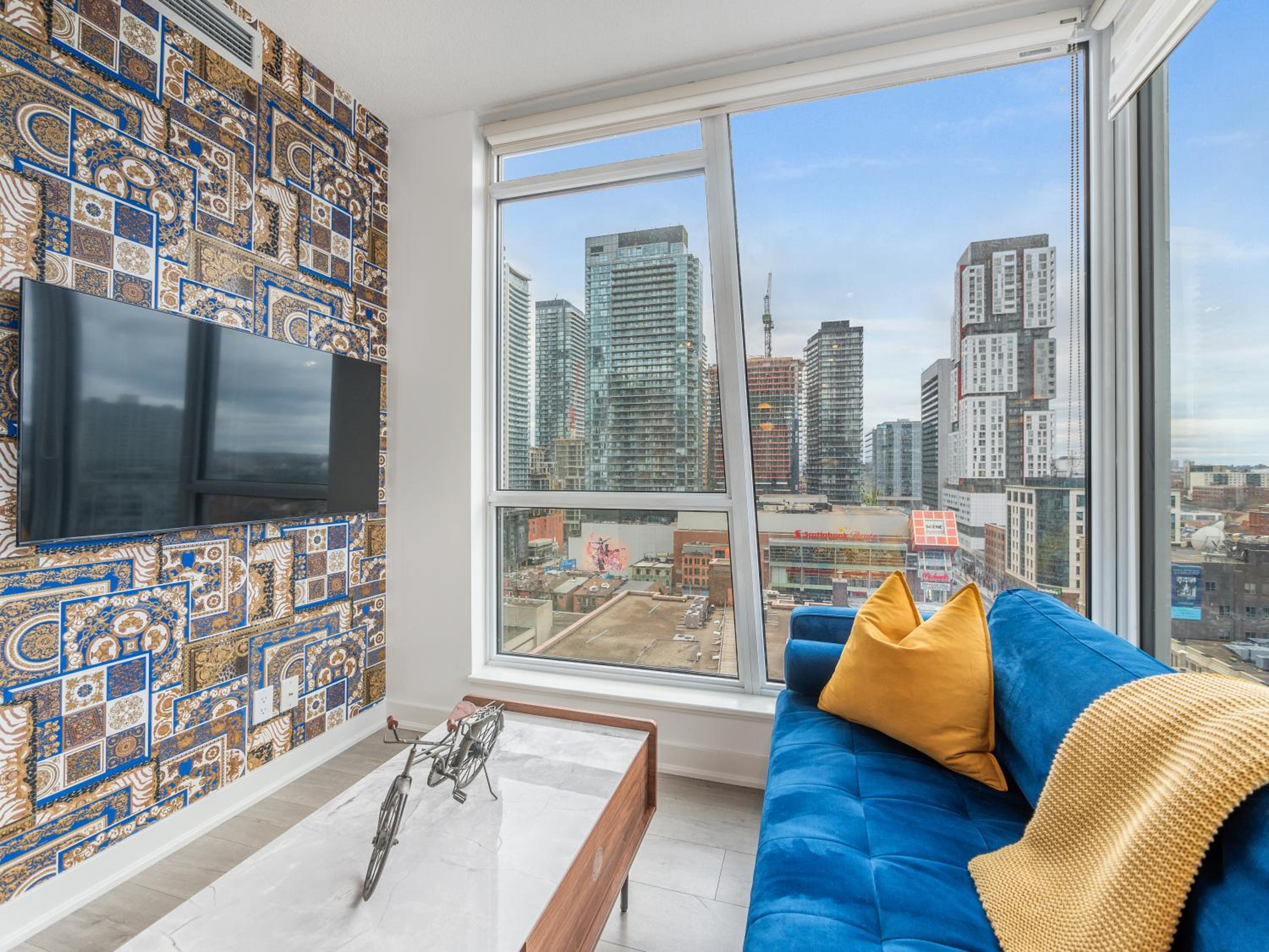 Boutique Vista Two Bedroom Suite - Toronto's Entertainment District