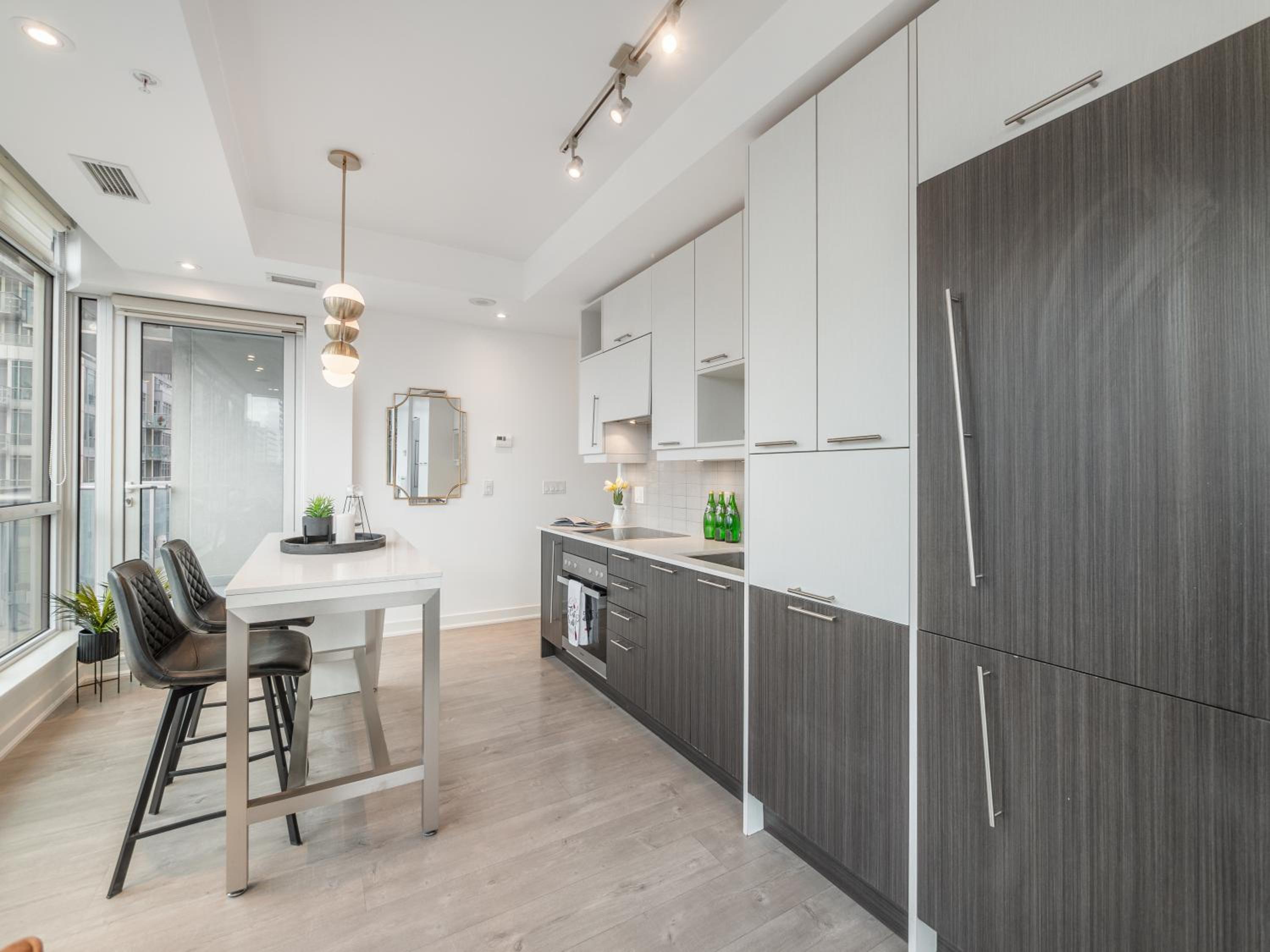 Boutique Vista Two Bedroom Suite - Toronto's Entertainment District