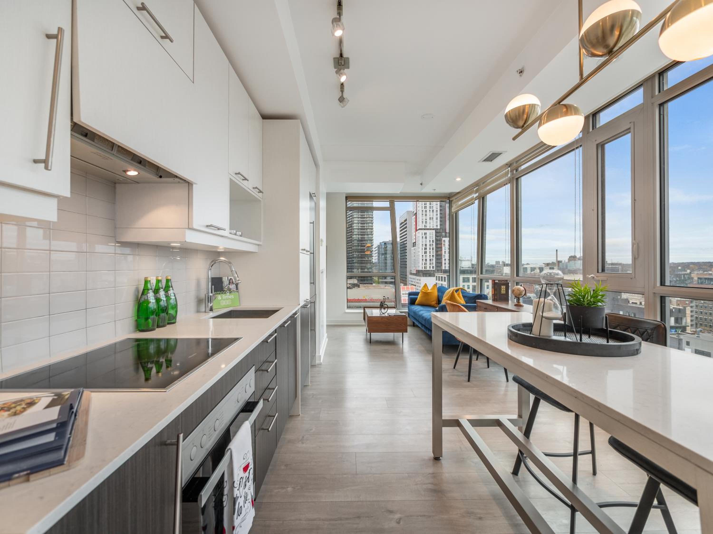 Boutique Vista Two Bedroom Suite - Toronto's Entertainment District