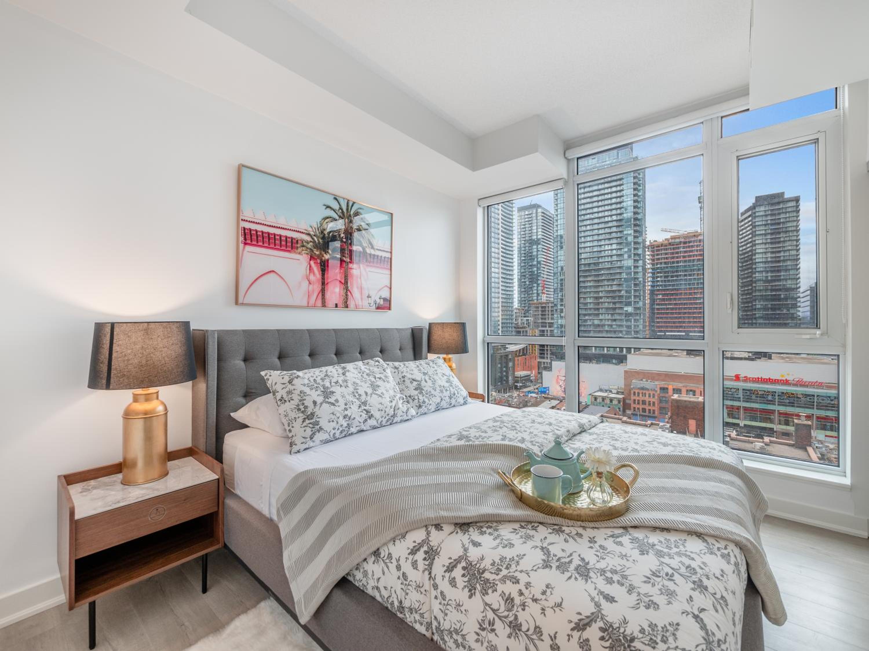 Boutique Vista Two Bedroom Suite - Toronto's Entertainment District