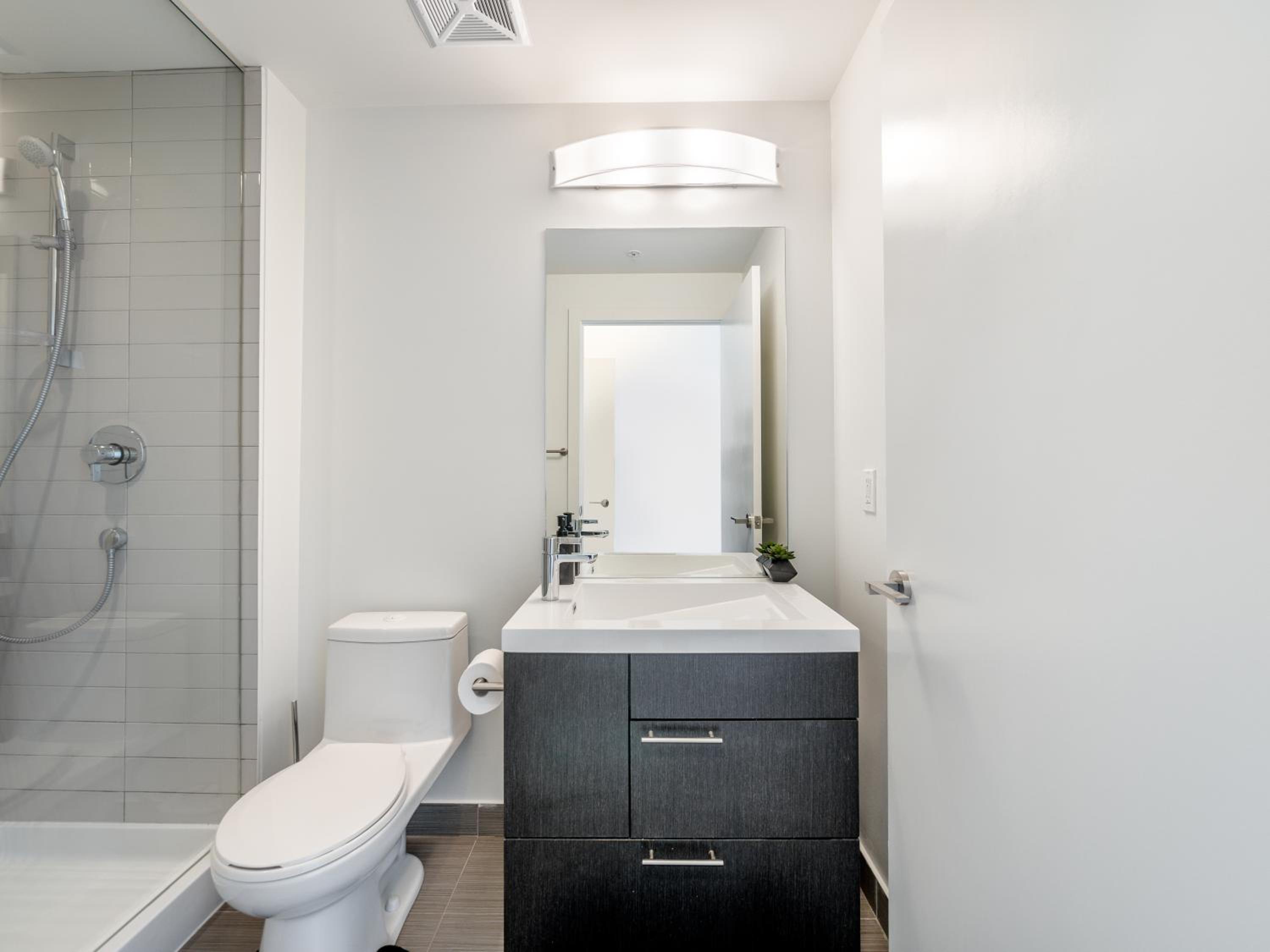 Boutique Vista Two Bedroom Suite - Toronto's Entertainment District