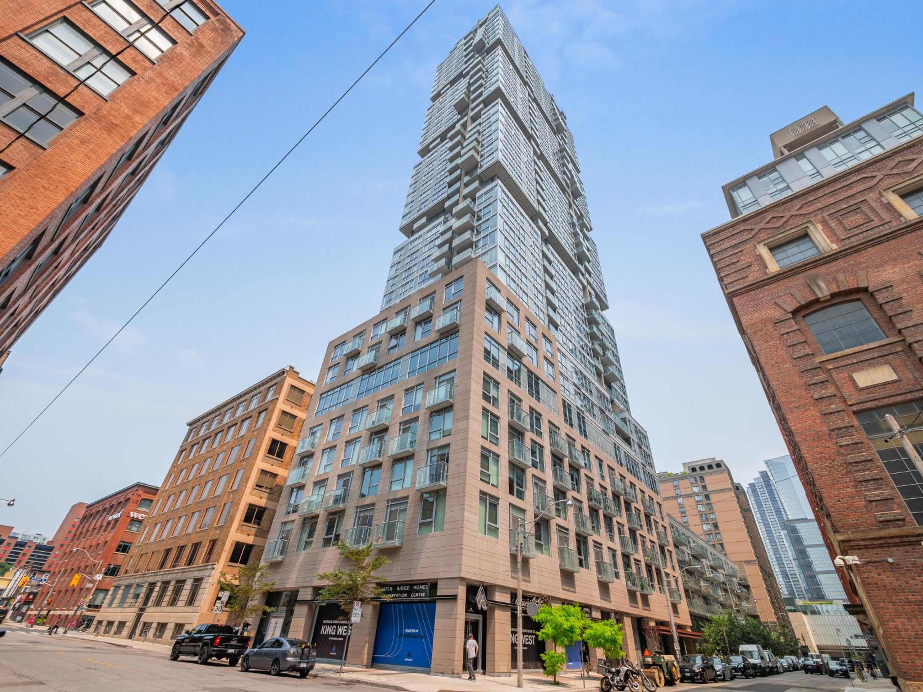 Boutique Vista Two Bedroom Suite - Toronto's Entertainment District