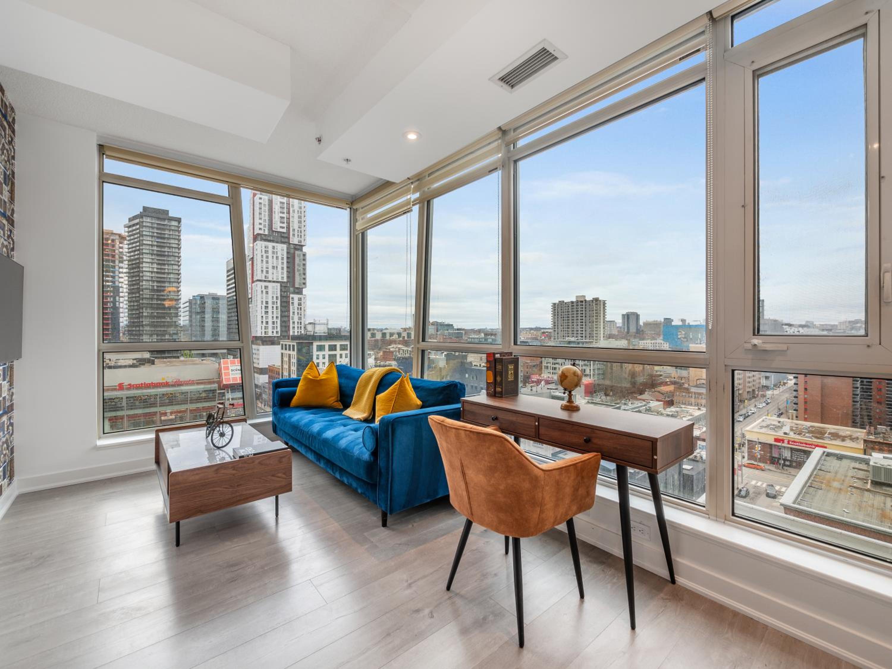 Boutique Vista Two Bedroom Suite - Toronto's Entertainment District