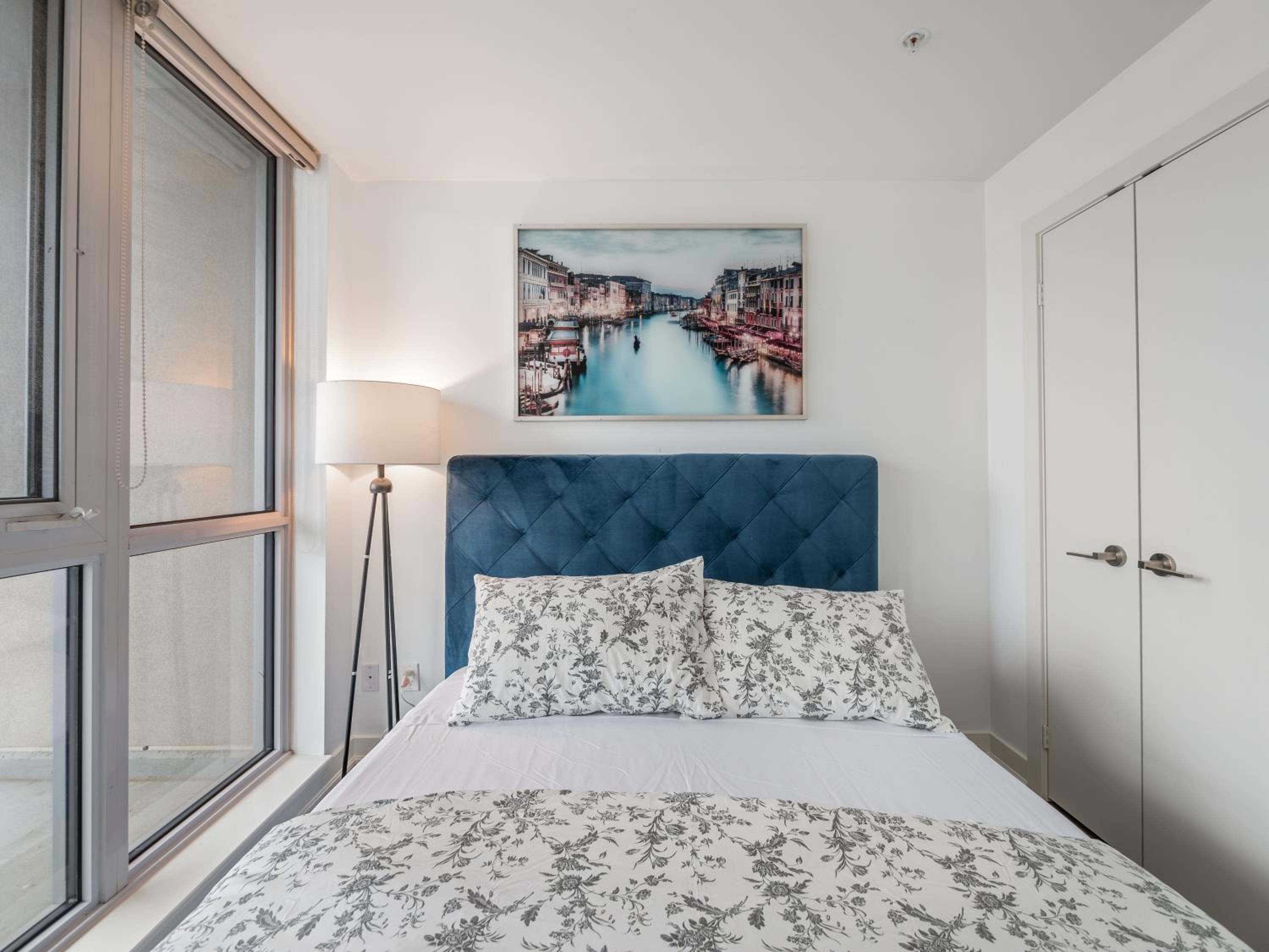 Boutique Vista Two Bedroom Suite - Toronto's Entertainment District