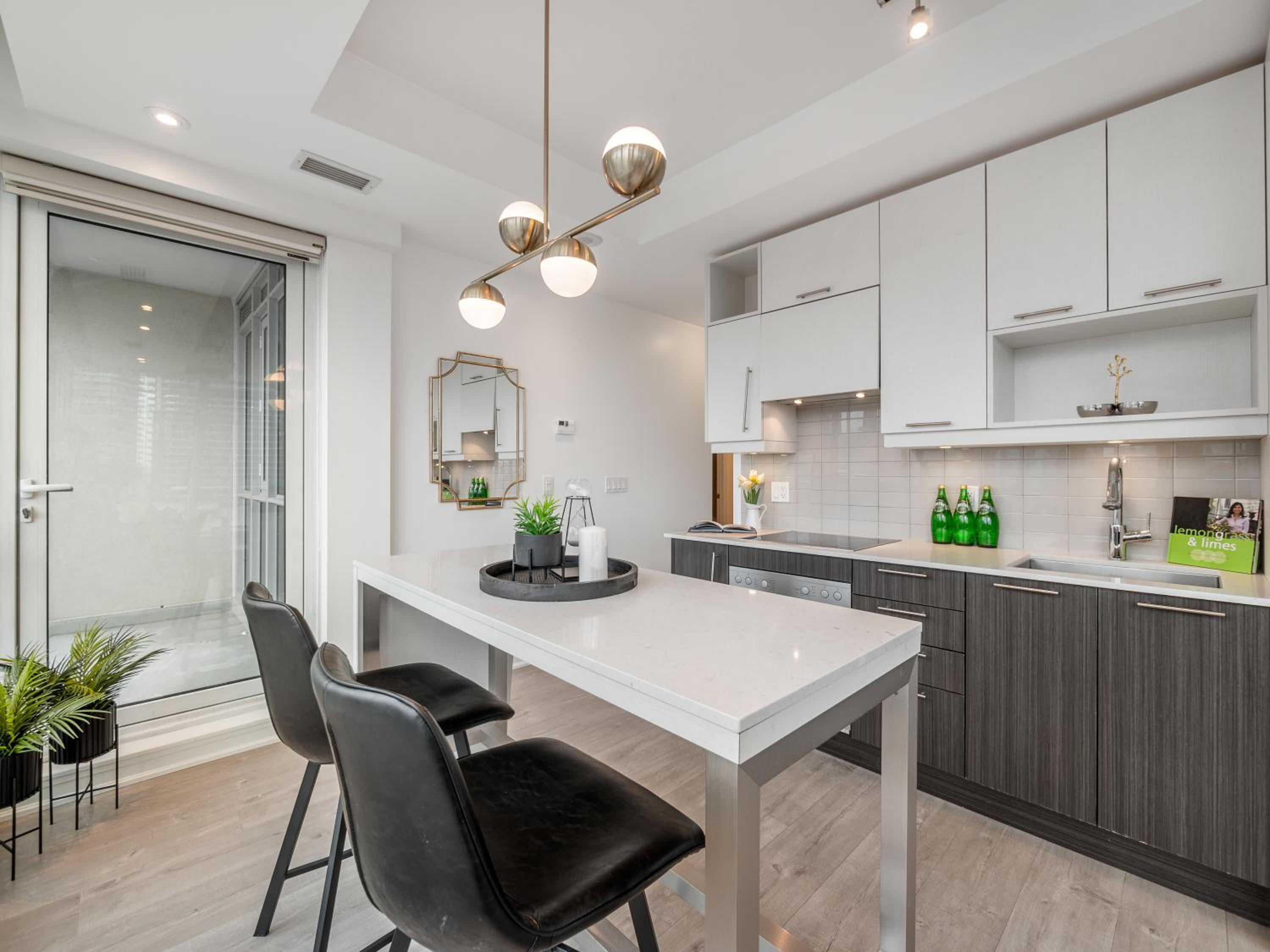 Boutique Vista Two Bedroom Suite - Toronto's Entertainment District