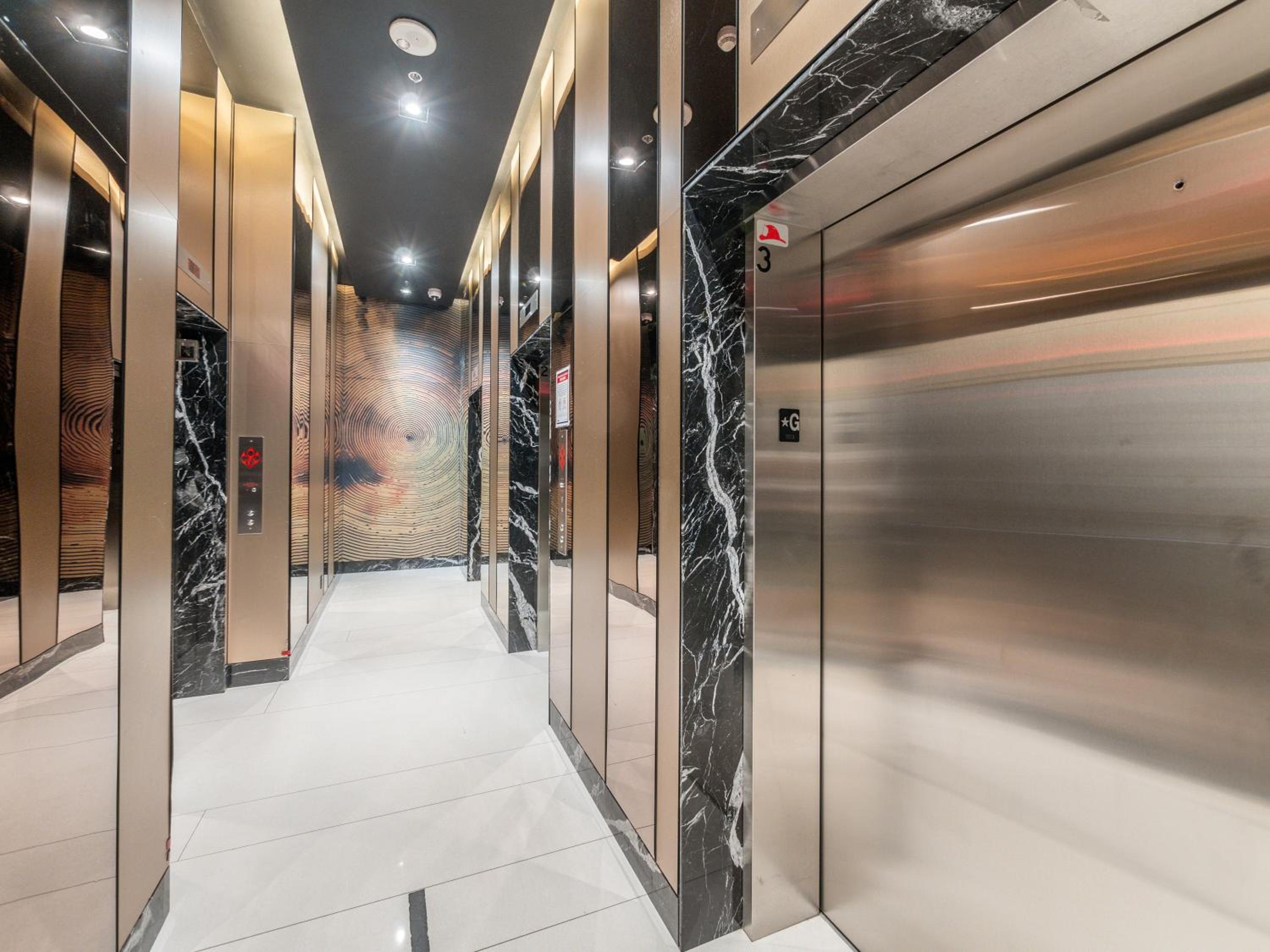 Boutique Vista Two Bedroom Suite - Toronto's Entertainment District