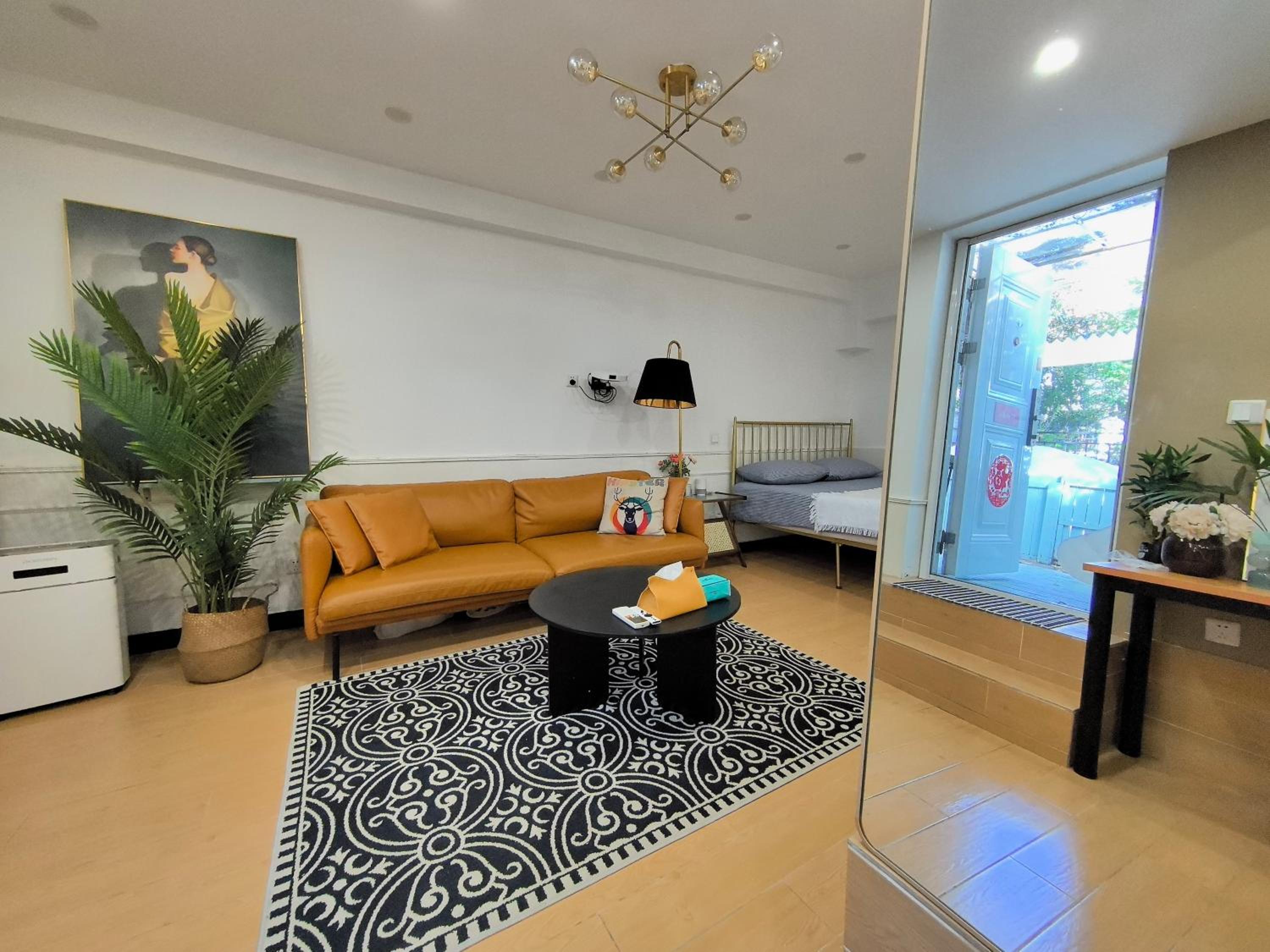 Shanghai Hills & Zinn Changle Road Homestay Near Line1 & Line12 South Shanxi Rd