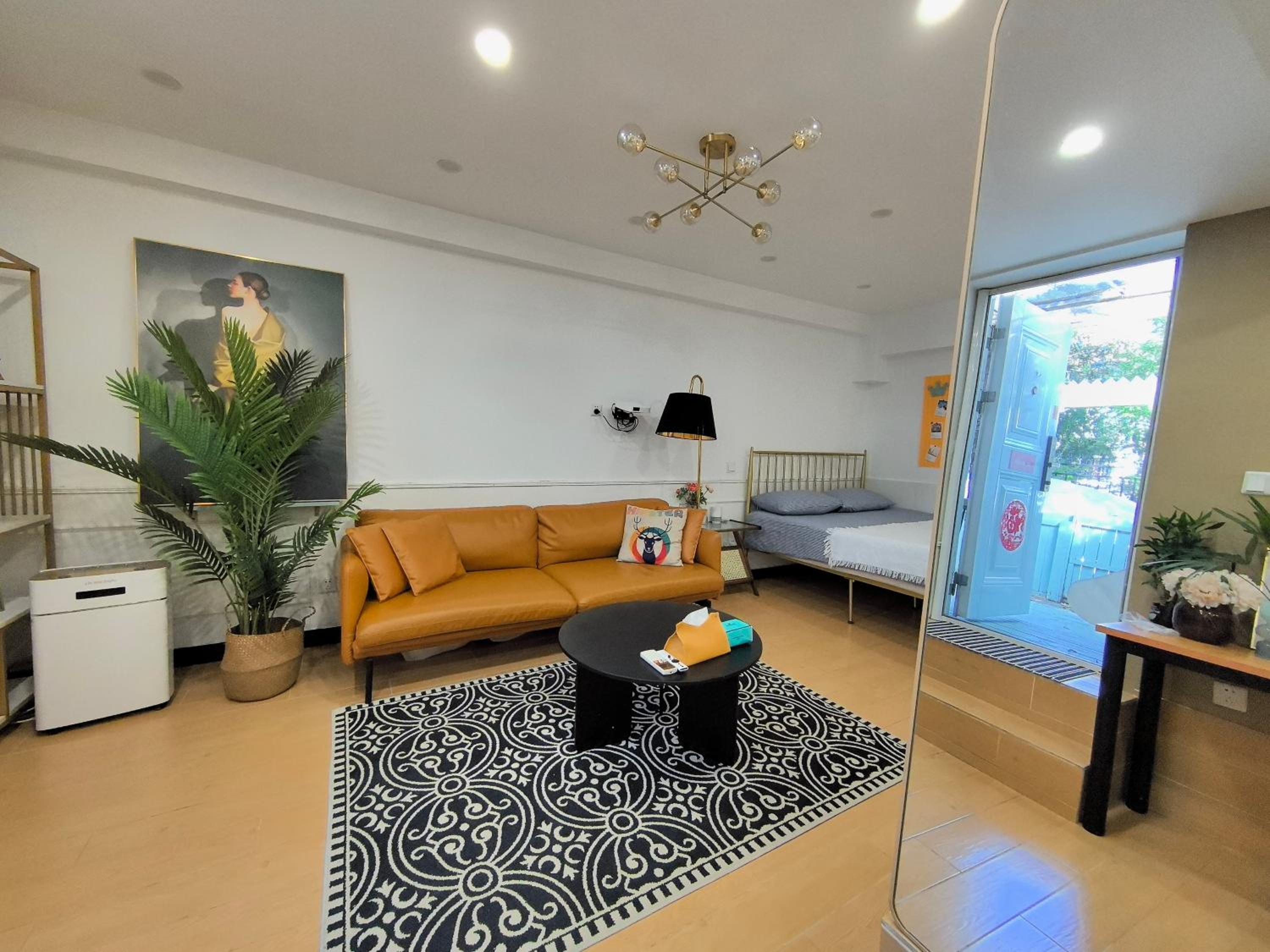 Shanghai Hills & Zinn Changle Road Homestay Near Line1 & Line12 South Shanxi Rd