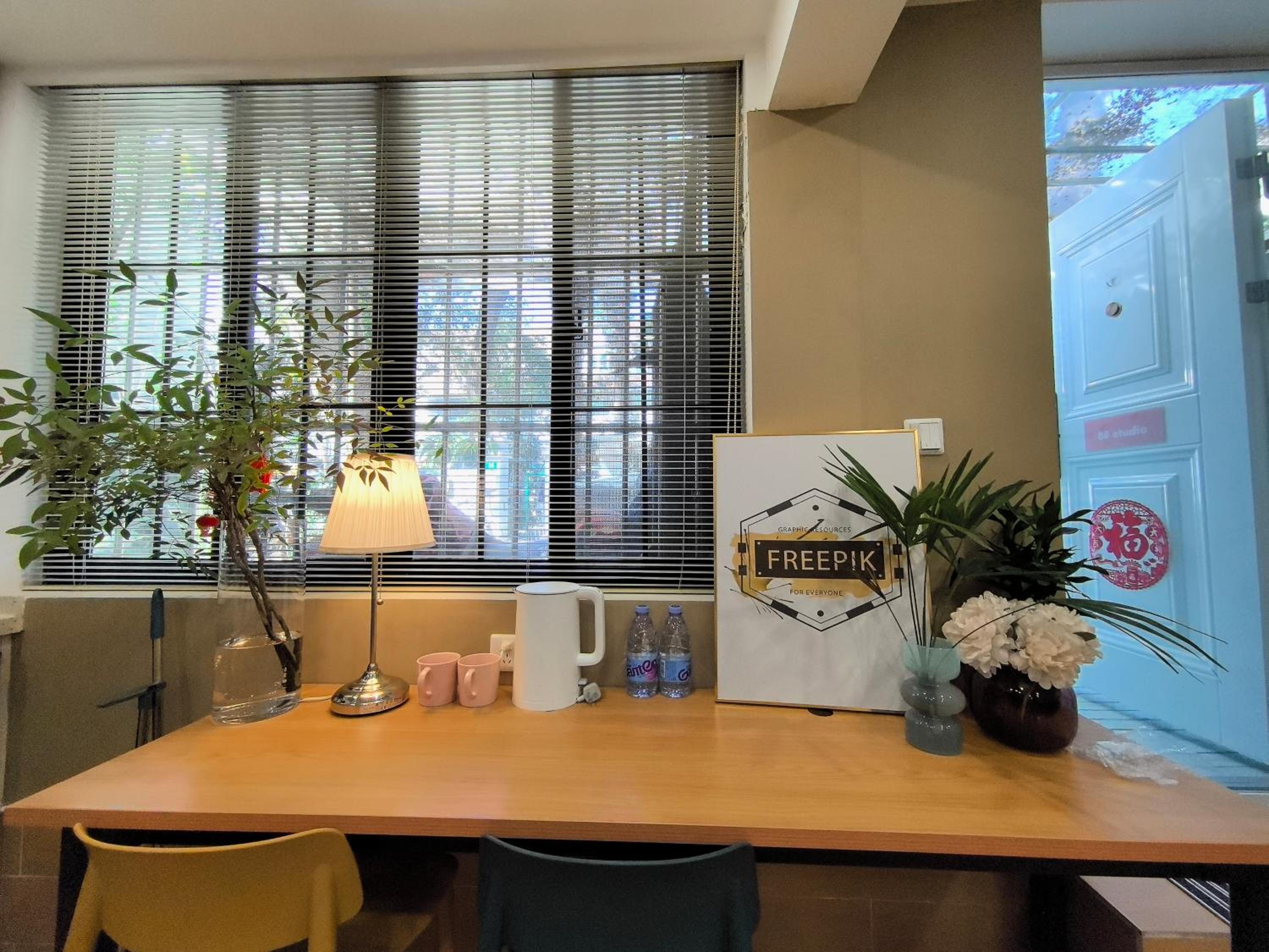 Shanghai Hills & Zinn Changle Road Homestay Near Line1 & Line12 South Shanxi Rd