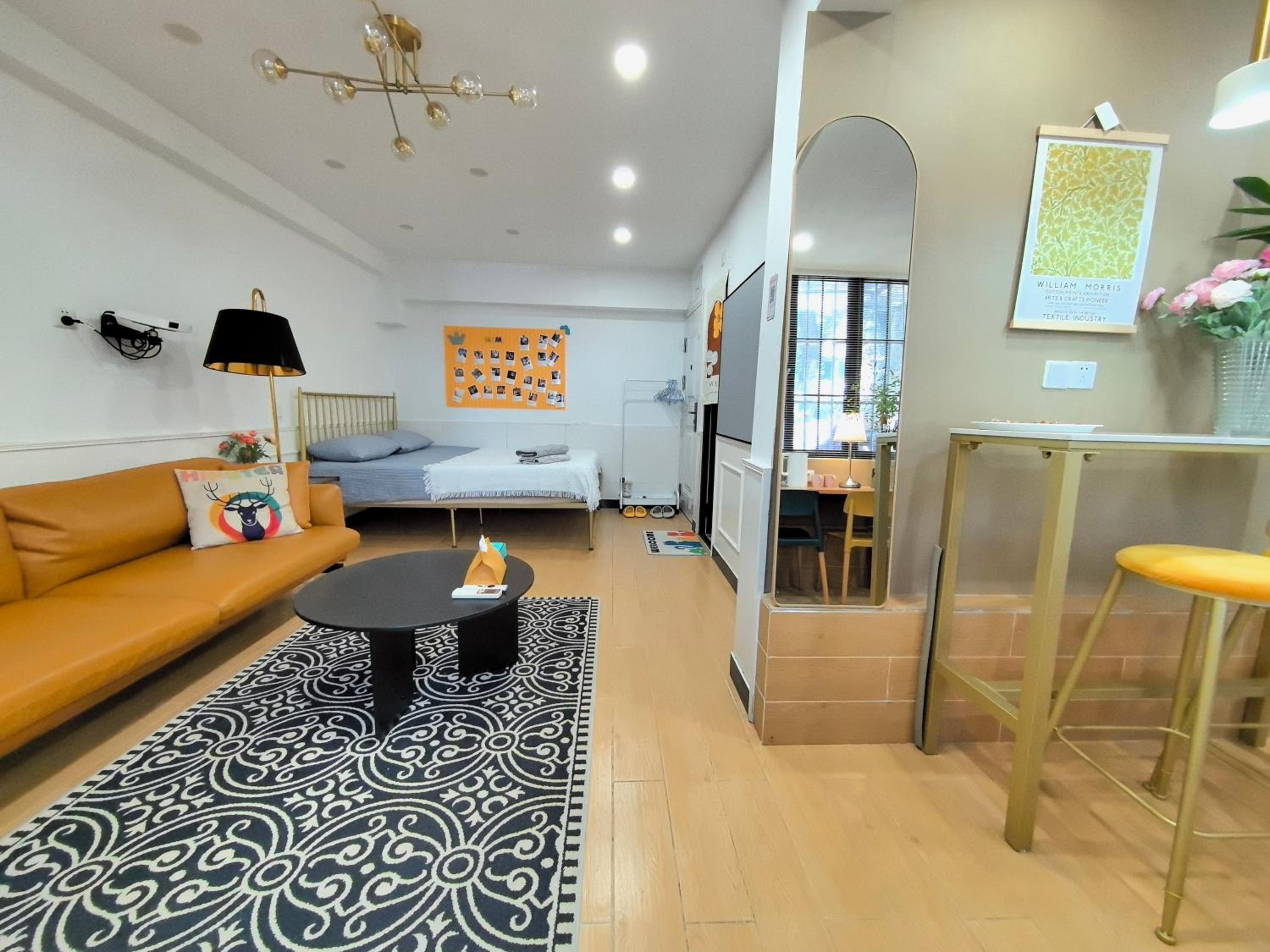 Shanghai Hills & Zinn Changle Road Homestay Near Line1 & Line12 South Shanxi Rd