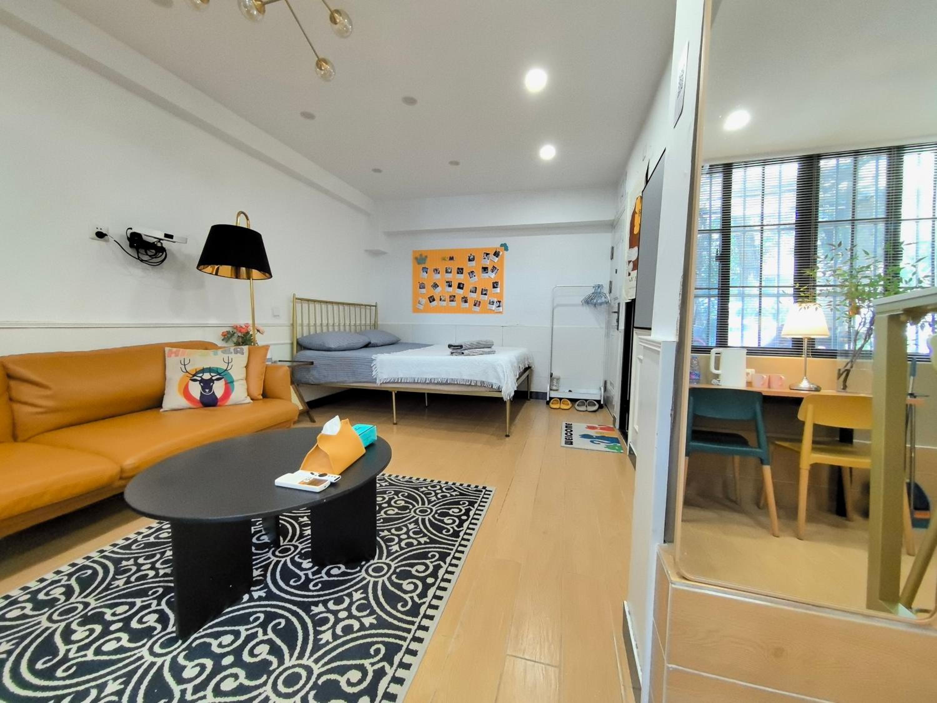 Shanghai Hills & Zinn Changle Road Homestay Near Line1 & Line12 South Shanxi Rd