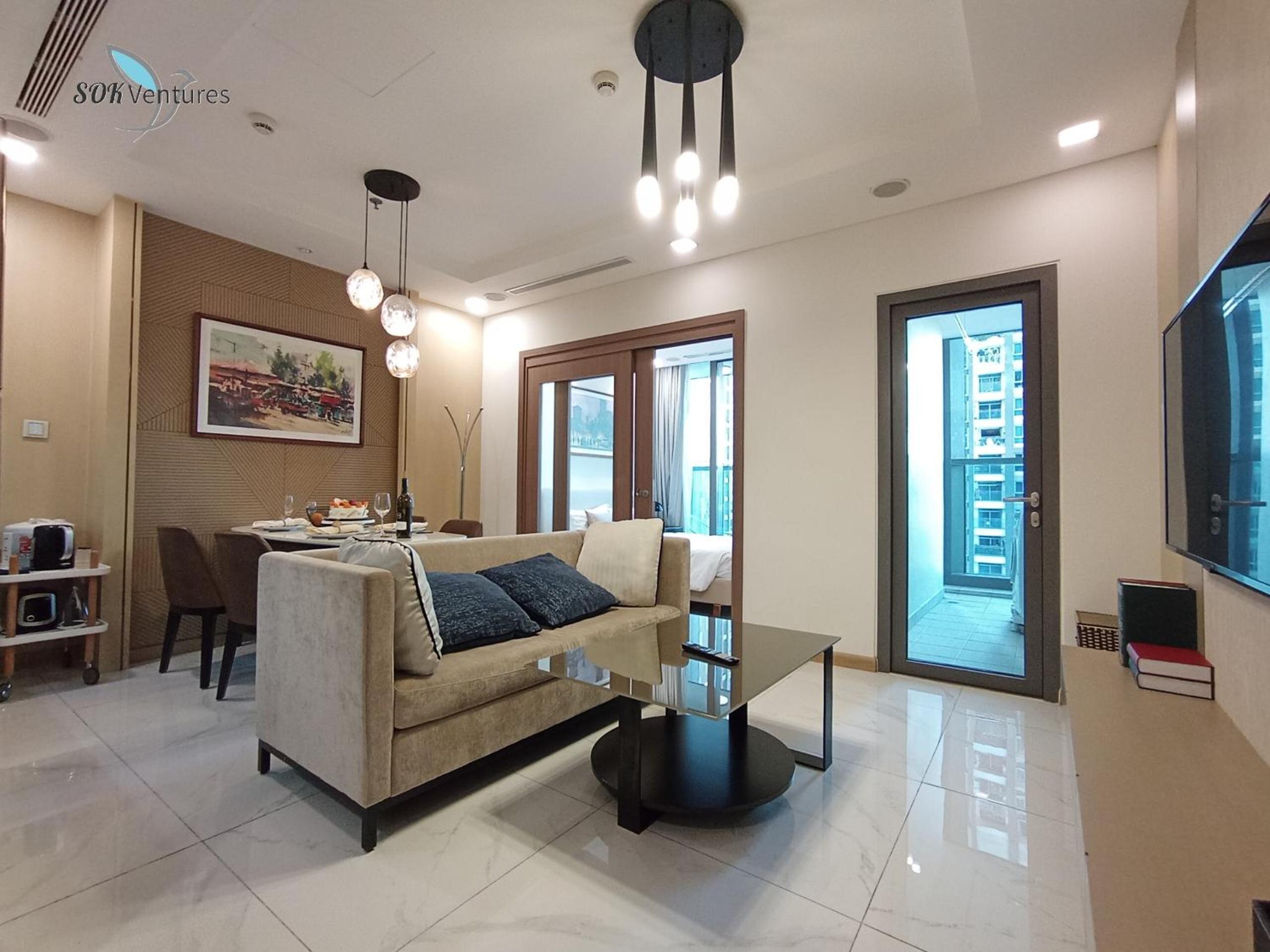 1-bedroom Apartment with Balcony - Landmark 81 VCP