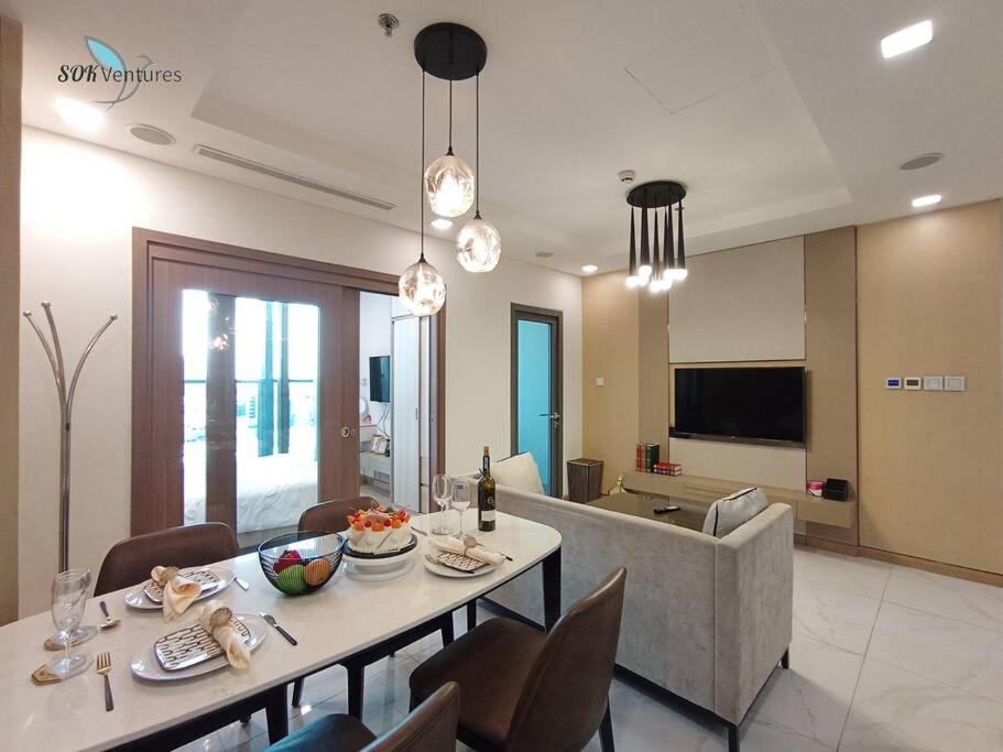 1-bedroom Apartment with Balcony - Landmark 81 VCP