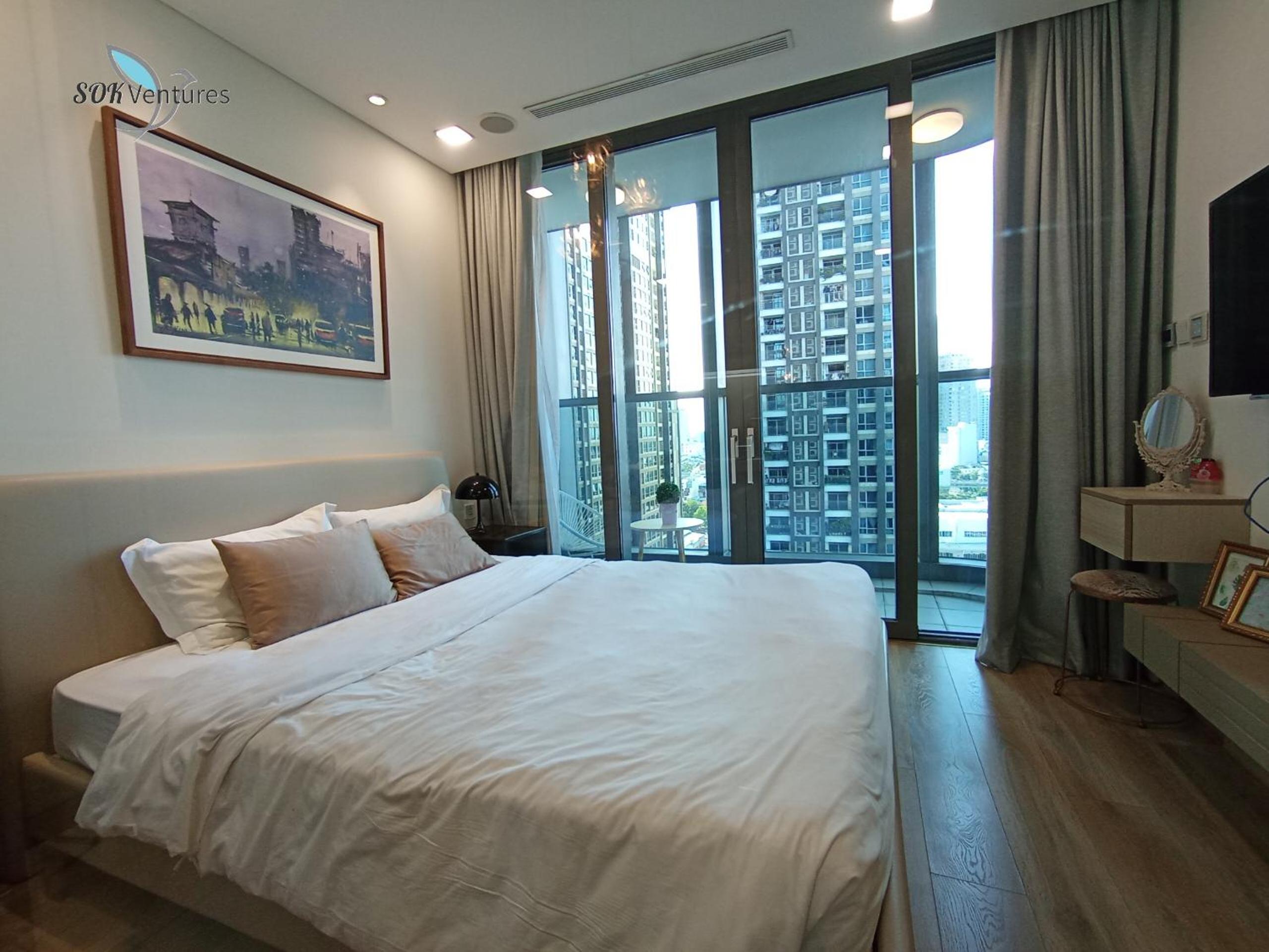 1-bedroom Apartment with Balcony - Landmark 81 VCP