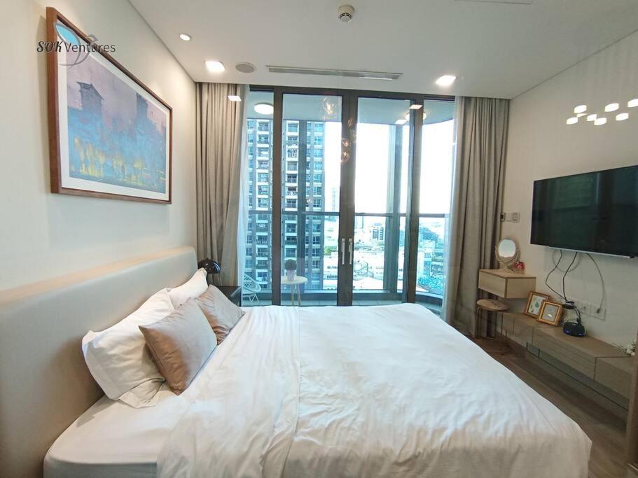 1-bedroom Apartment with Balcony - Landmark 81 VCP