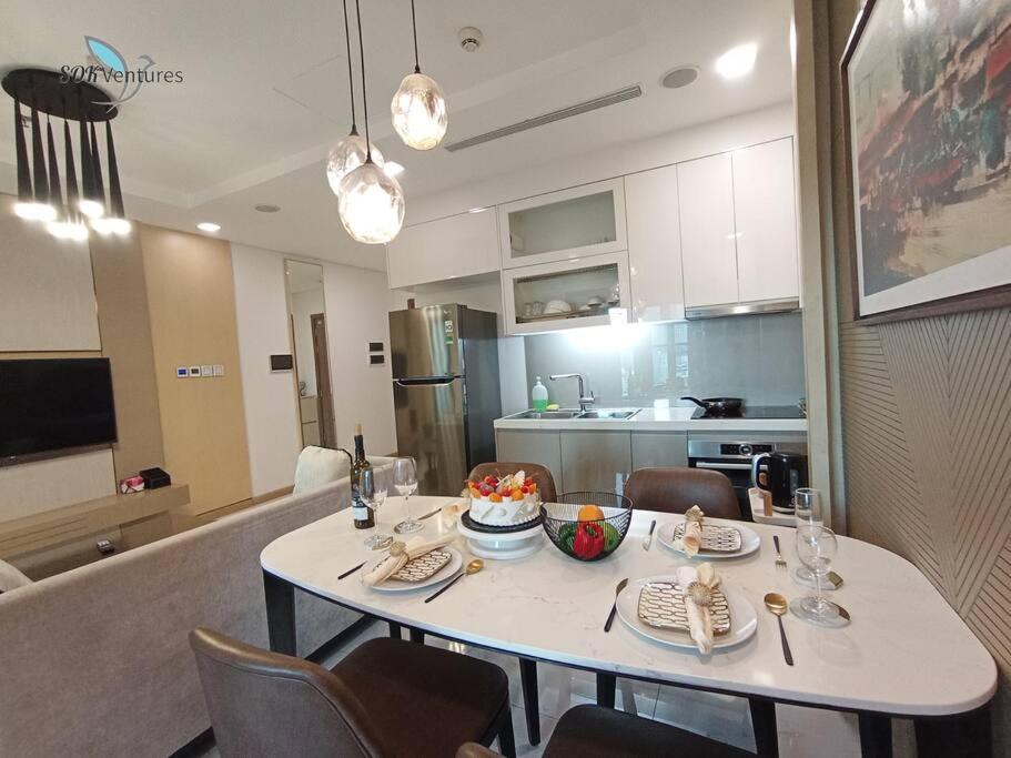 1-bedroom Apartment with Balcony - Landmark 81 VCP