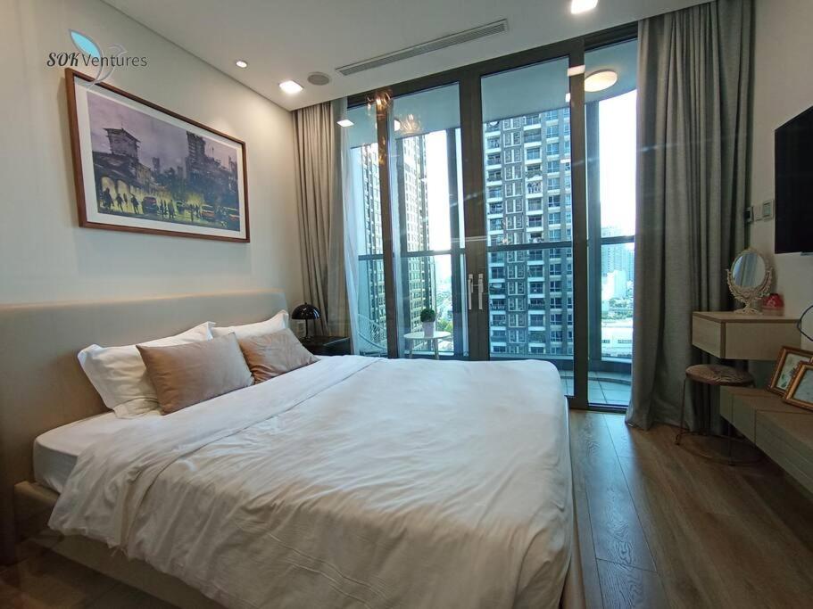 1-bedroom Apartment with Balcony - Landmark 81 VCP