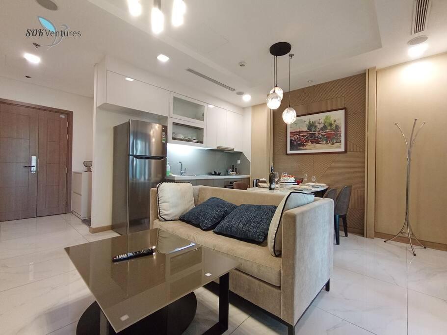 1-bedroom Apartment with Balcony - Landmark 81 VCP