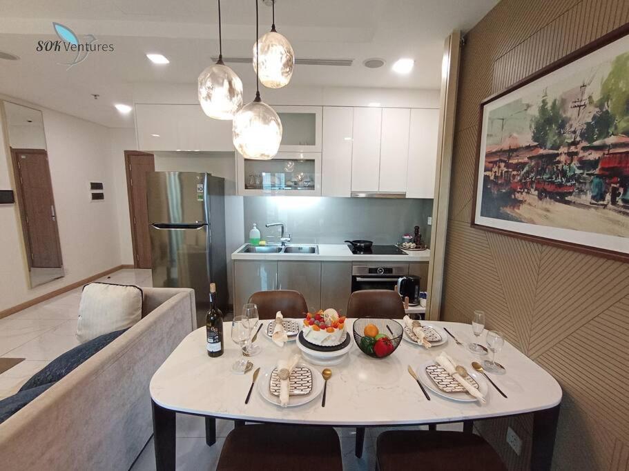 1-bedroom Apartment with Balcony - Landmark 81 VCP