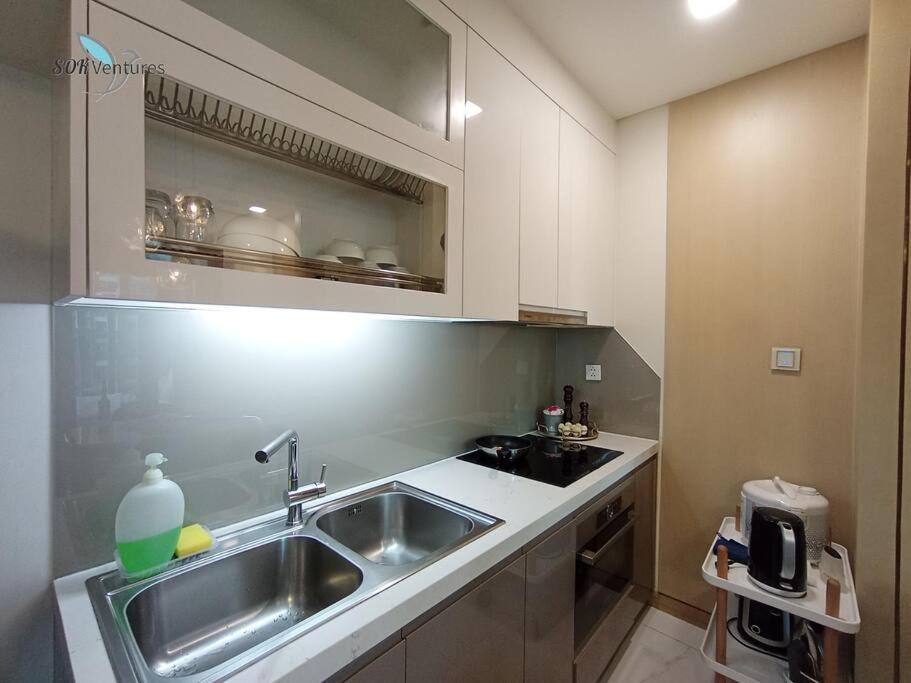 1-bedroom Apartment with Balcony - Landmark 81 VCP