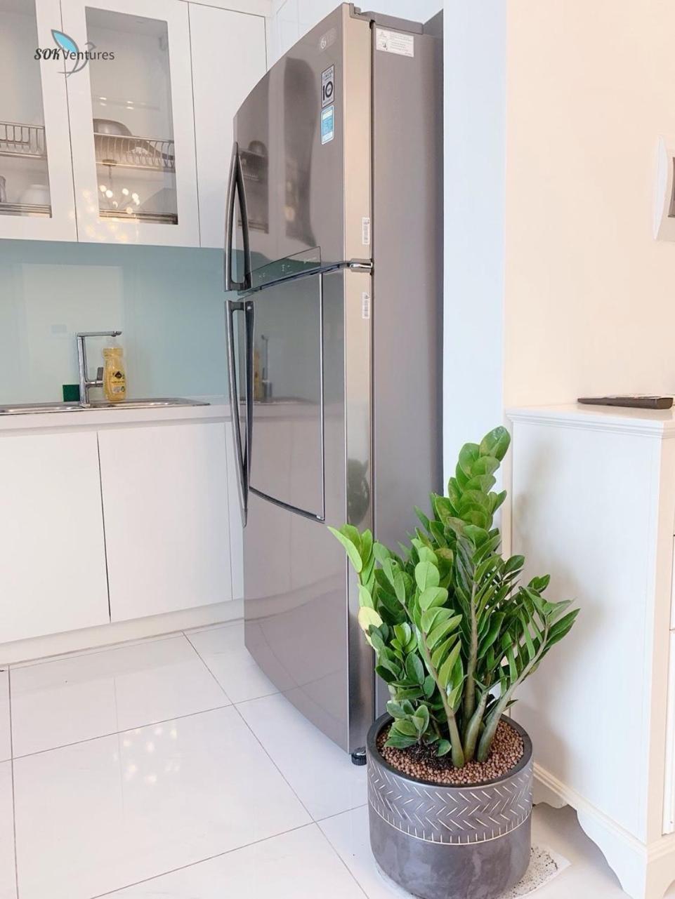 1-bedroom Apartment with Balcony - Landmark + VCP