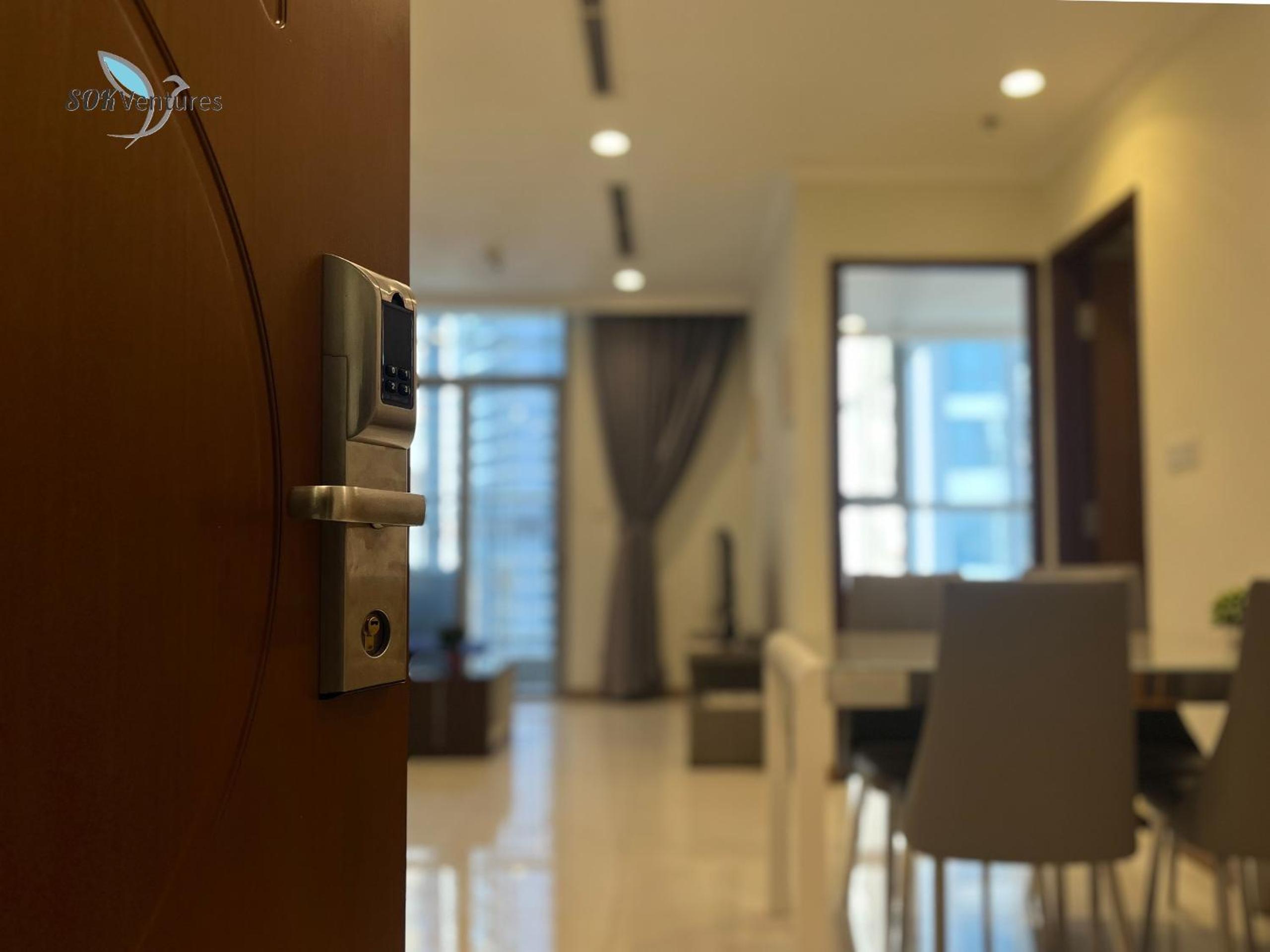 1-bedroom Apartment with Balcony - Central 2 VCP