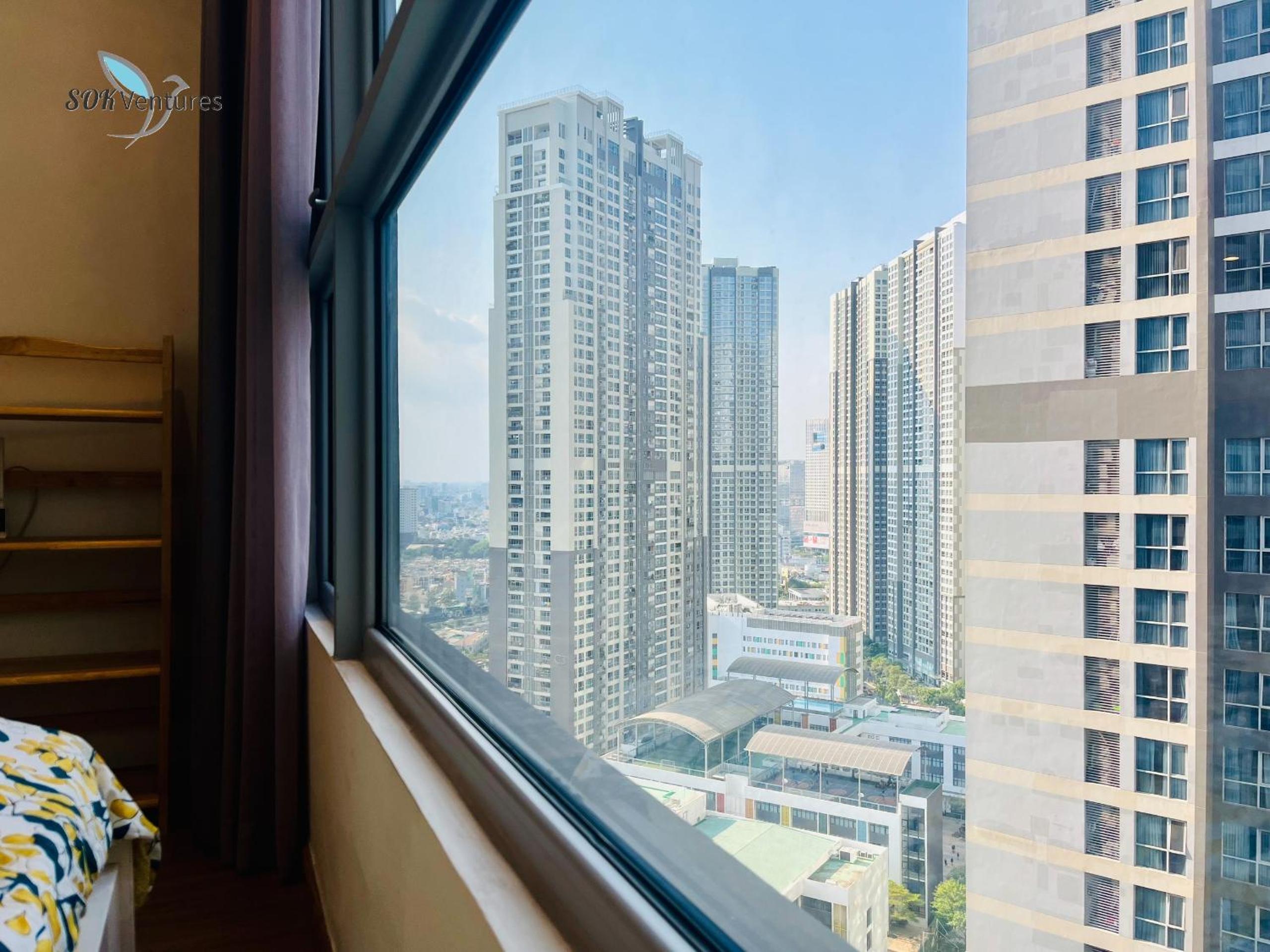 1-bedroom Apartment with Balcony - Central 2 VCP