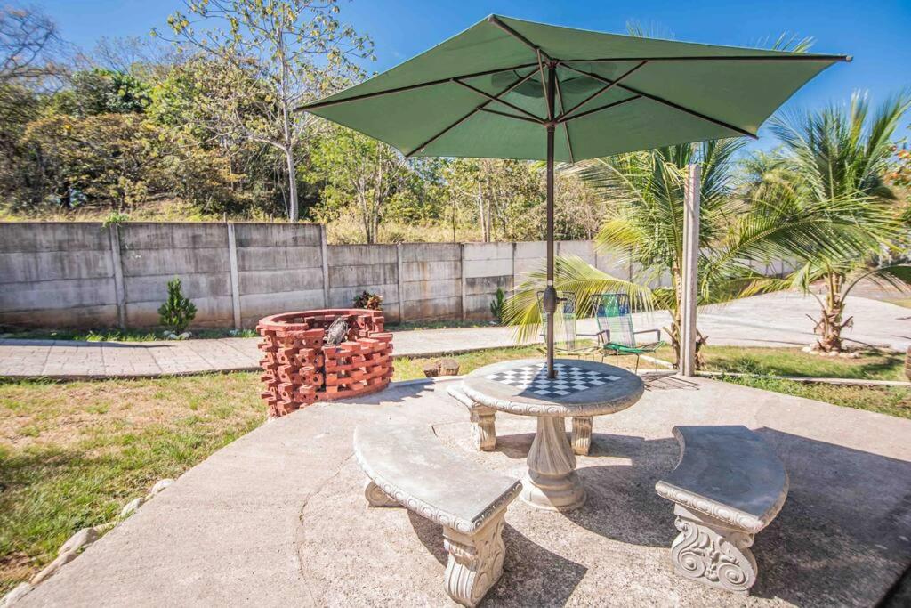 Full house with 2 bedrooms and private pool, 5 guest