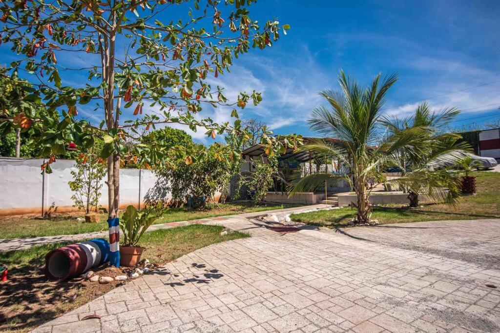 Full house with 2 bedrooms and private pool, 5 guest