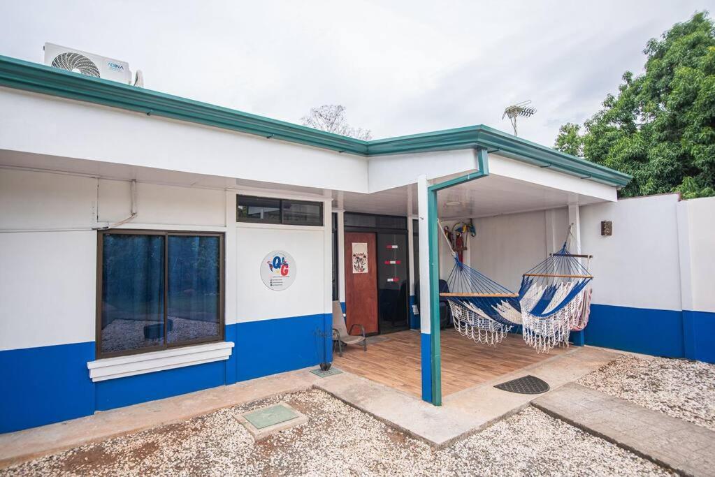 Full house with 2 bedrooms and private pool, 5 guest