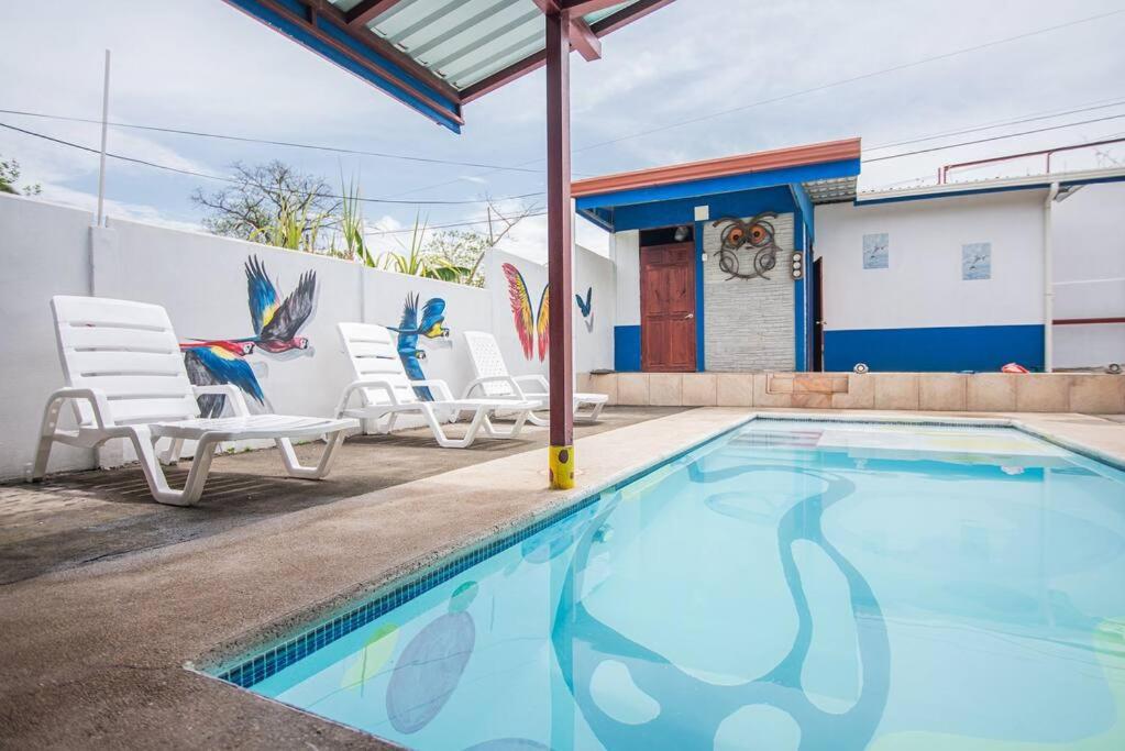 Full house with 2 bedrooms and private pool, 5 guest
