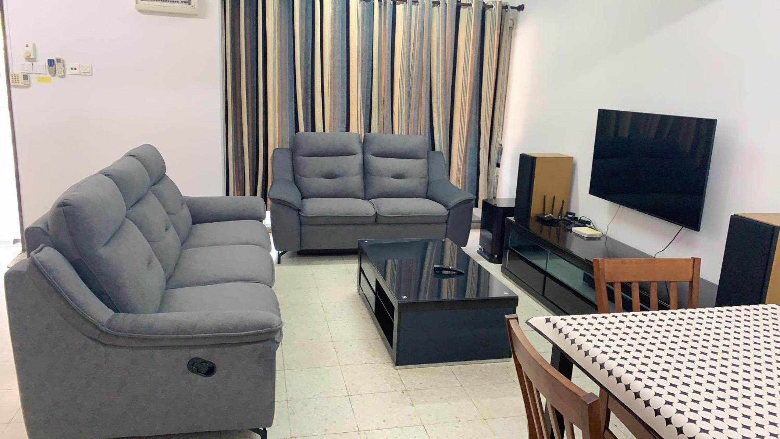 3R 10pax Landed Comfy 5 Star Bed photo 1