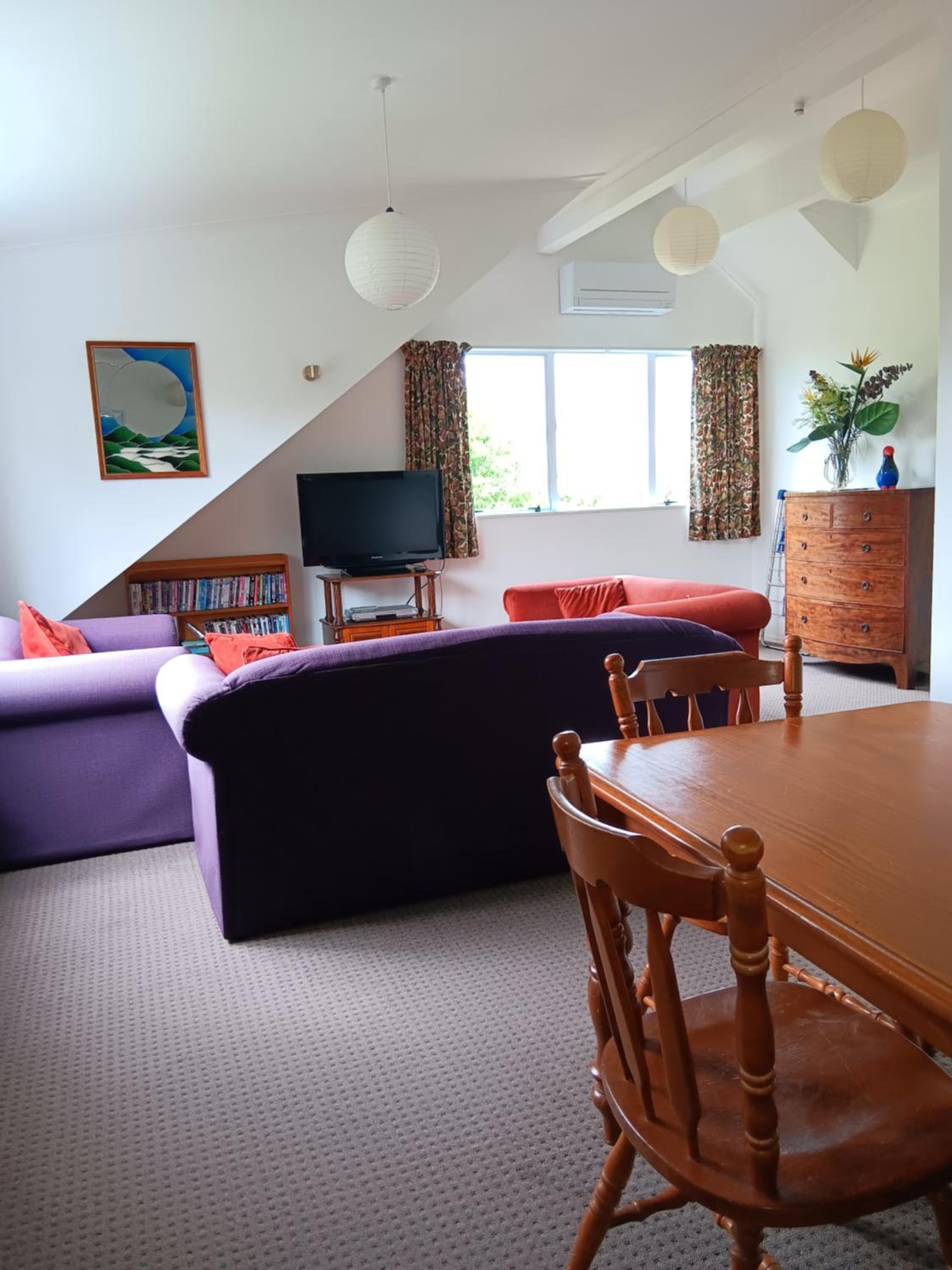 Purple Hen Country Lodge