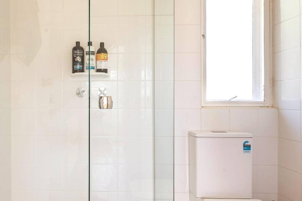Sams Henley Beach Garden Unit