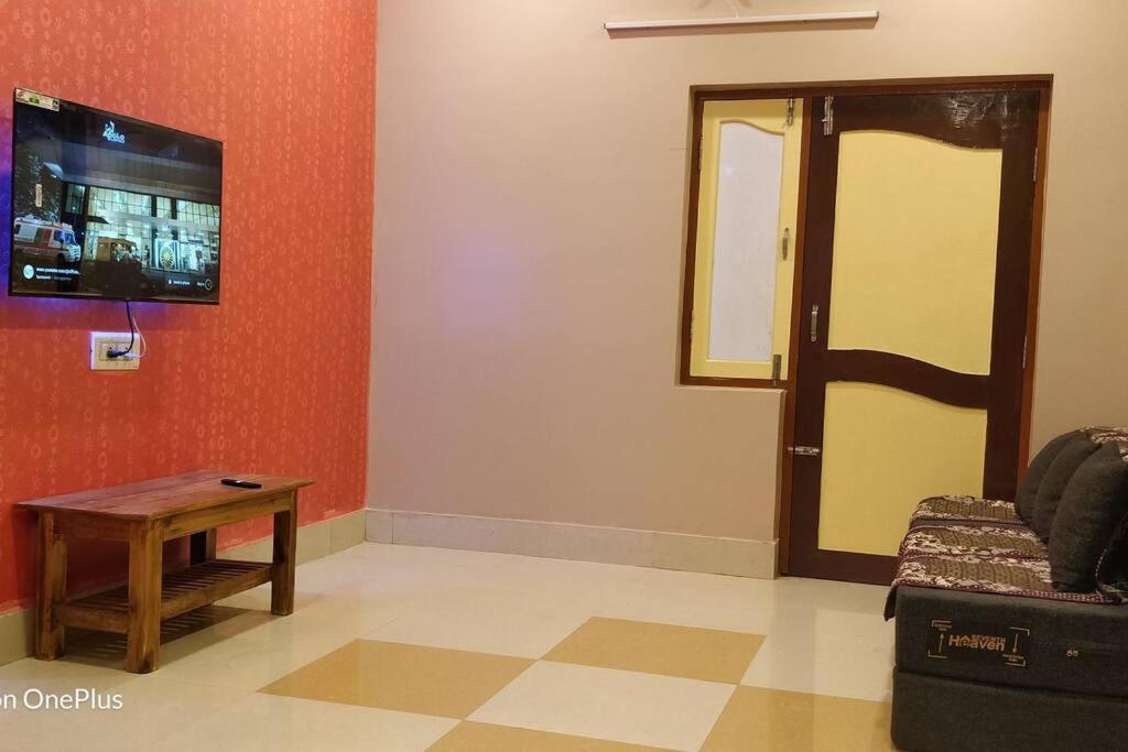 AC 3BHK Homestay, 1.5 km from Jagannath Temple view 5