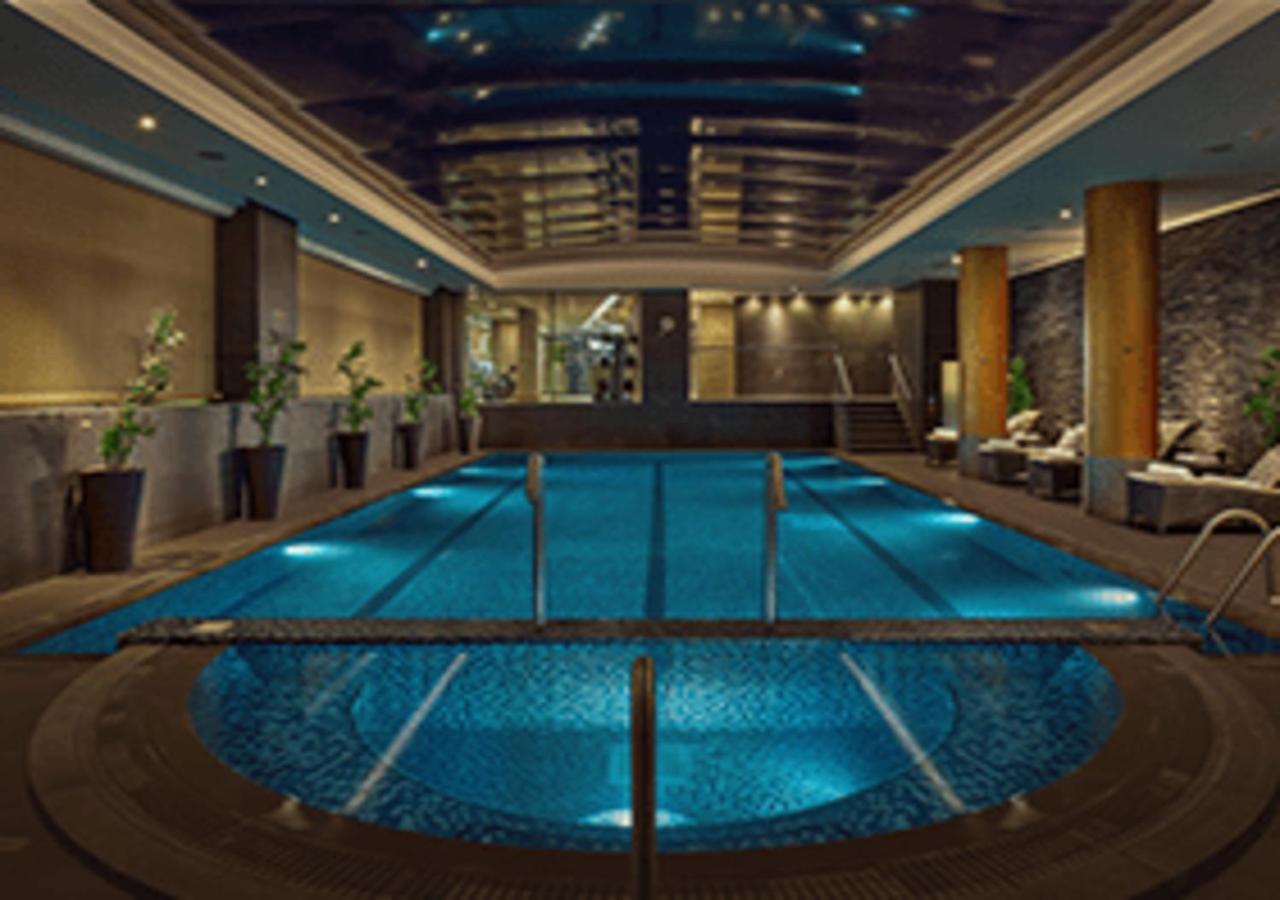 Luxury Riverside Residence