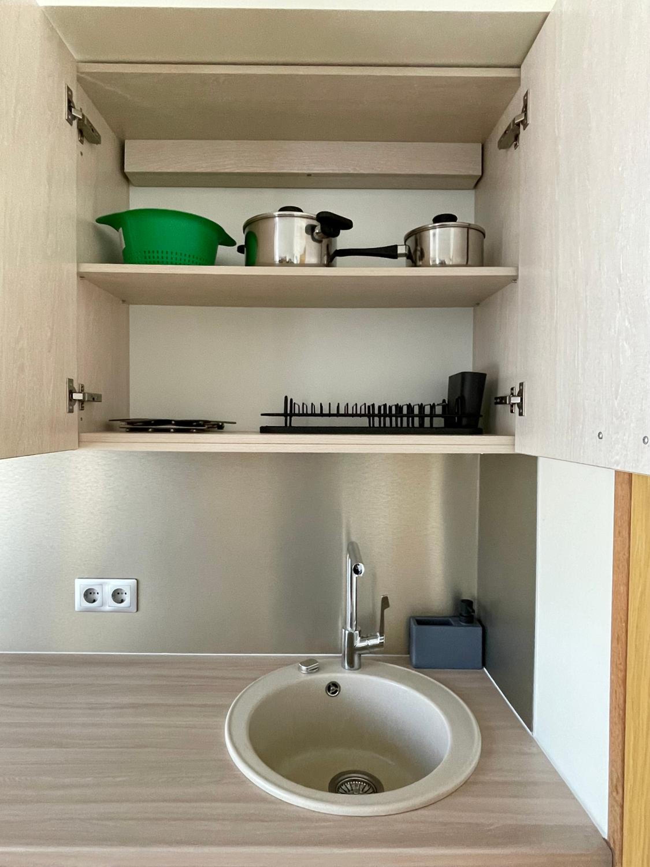 Green Side Apartment