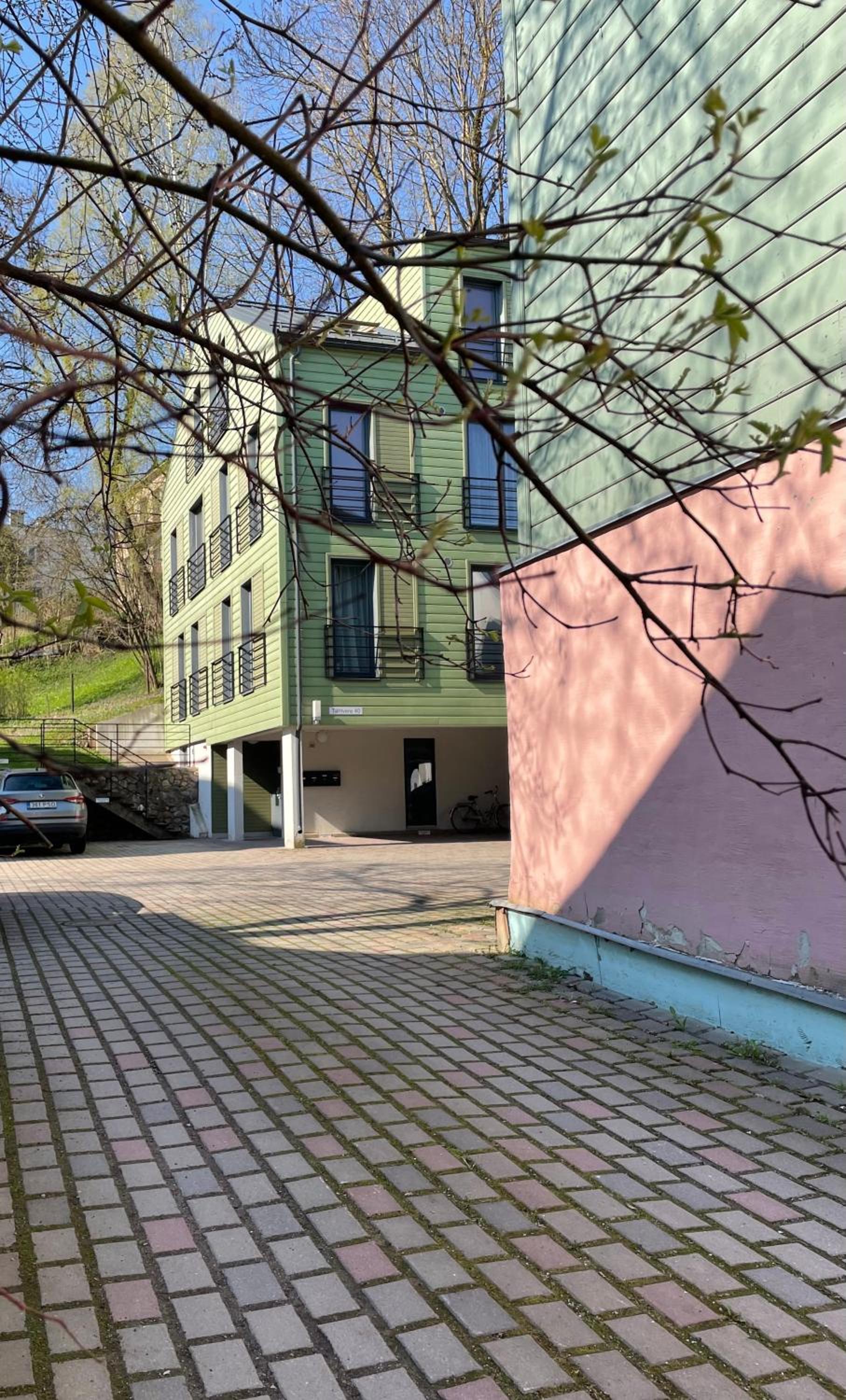 Green Side Apartment