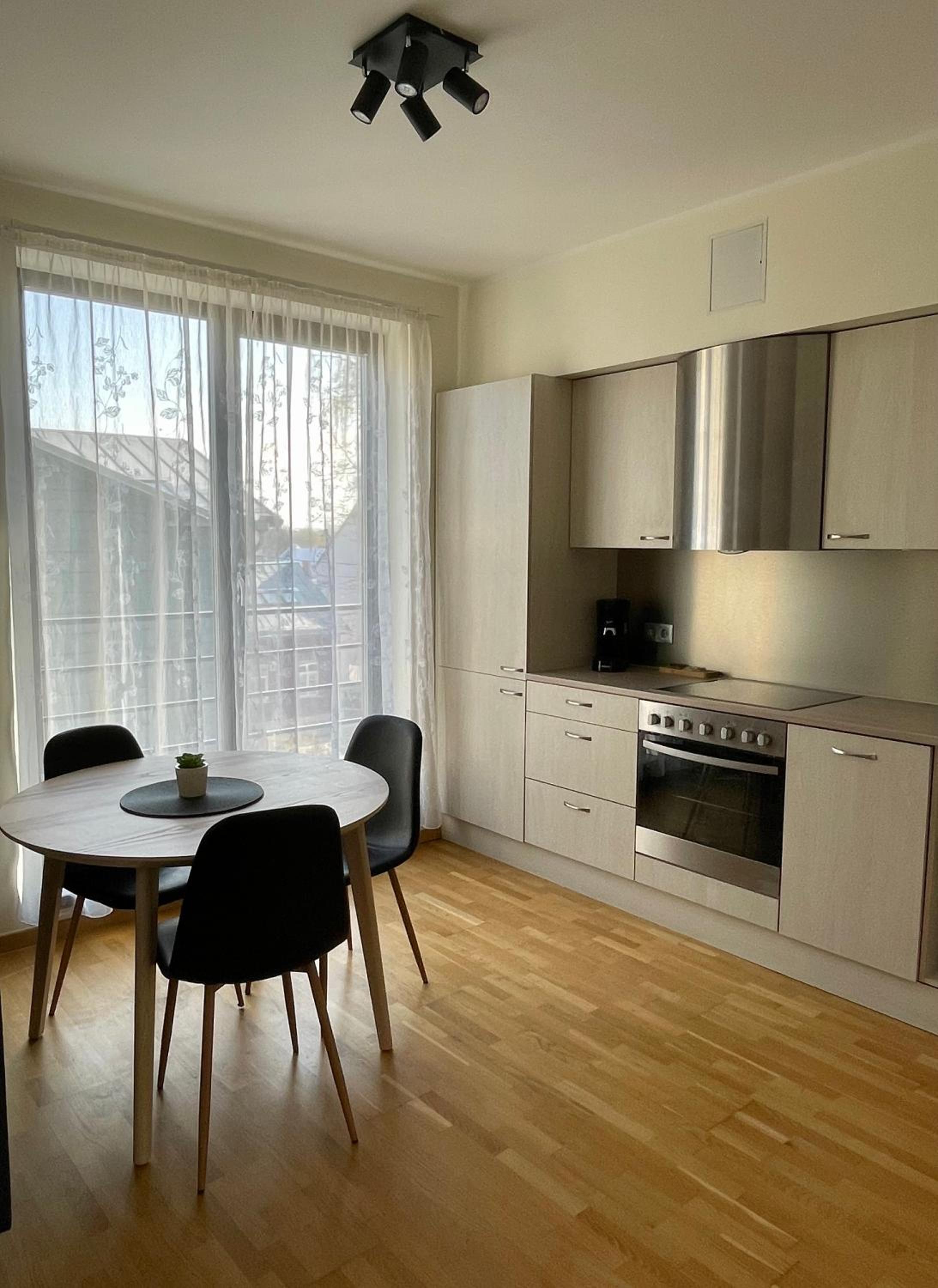 Green Side Apartment