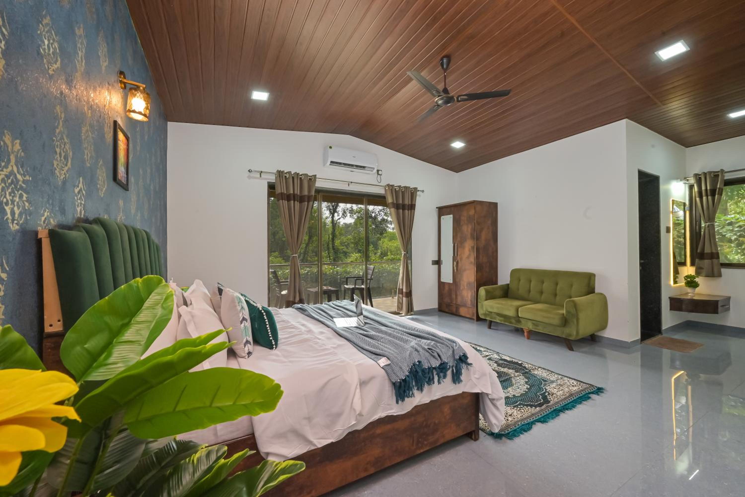 Lifeline Villas - Exquisite Pawna Lakeview Estate with Expansive Infinity Pool view 3