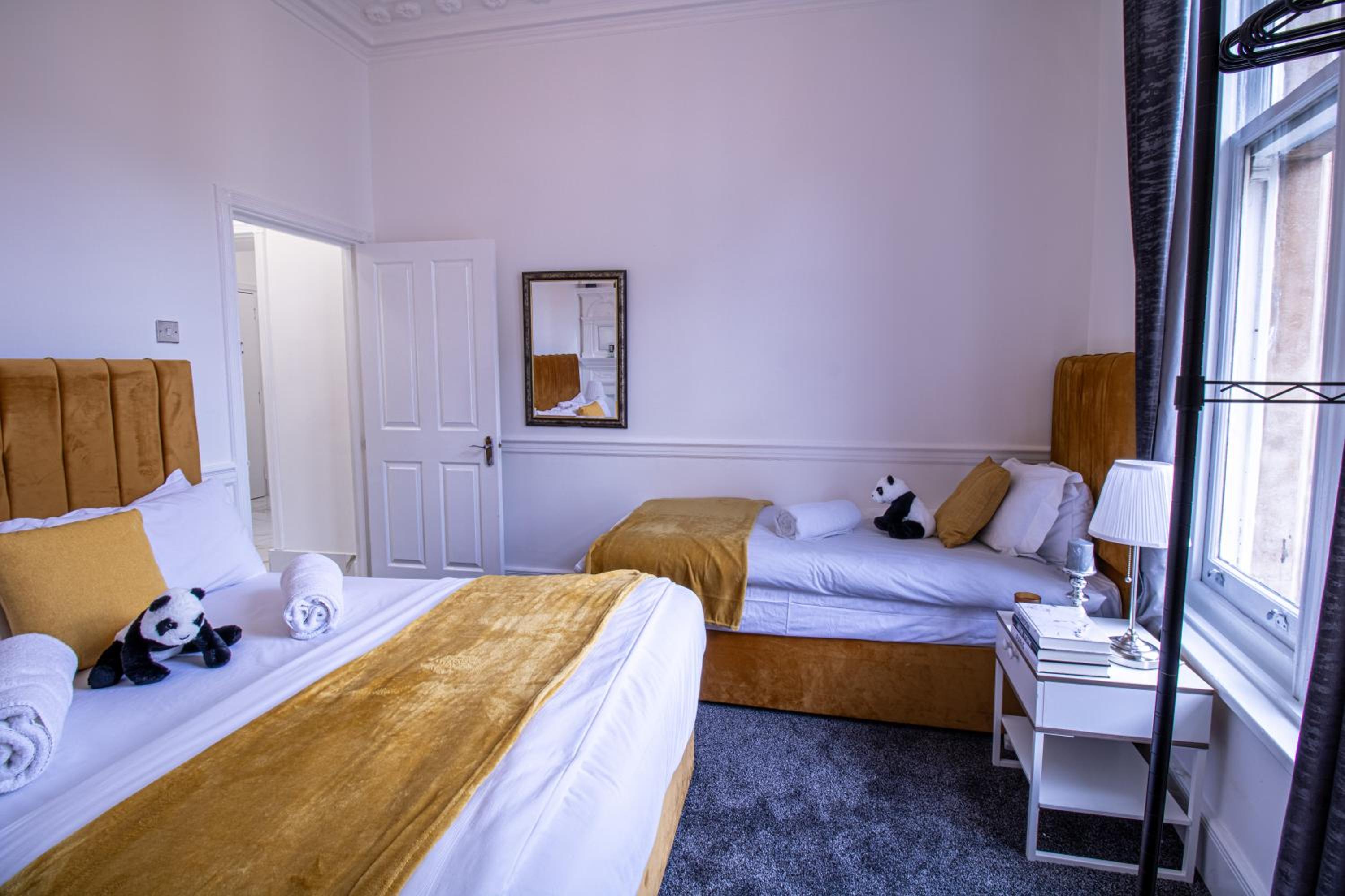 Luxurious Apartments on Oxford Street