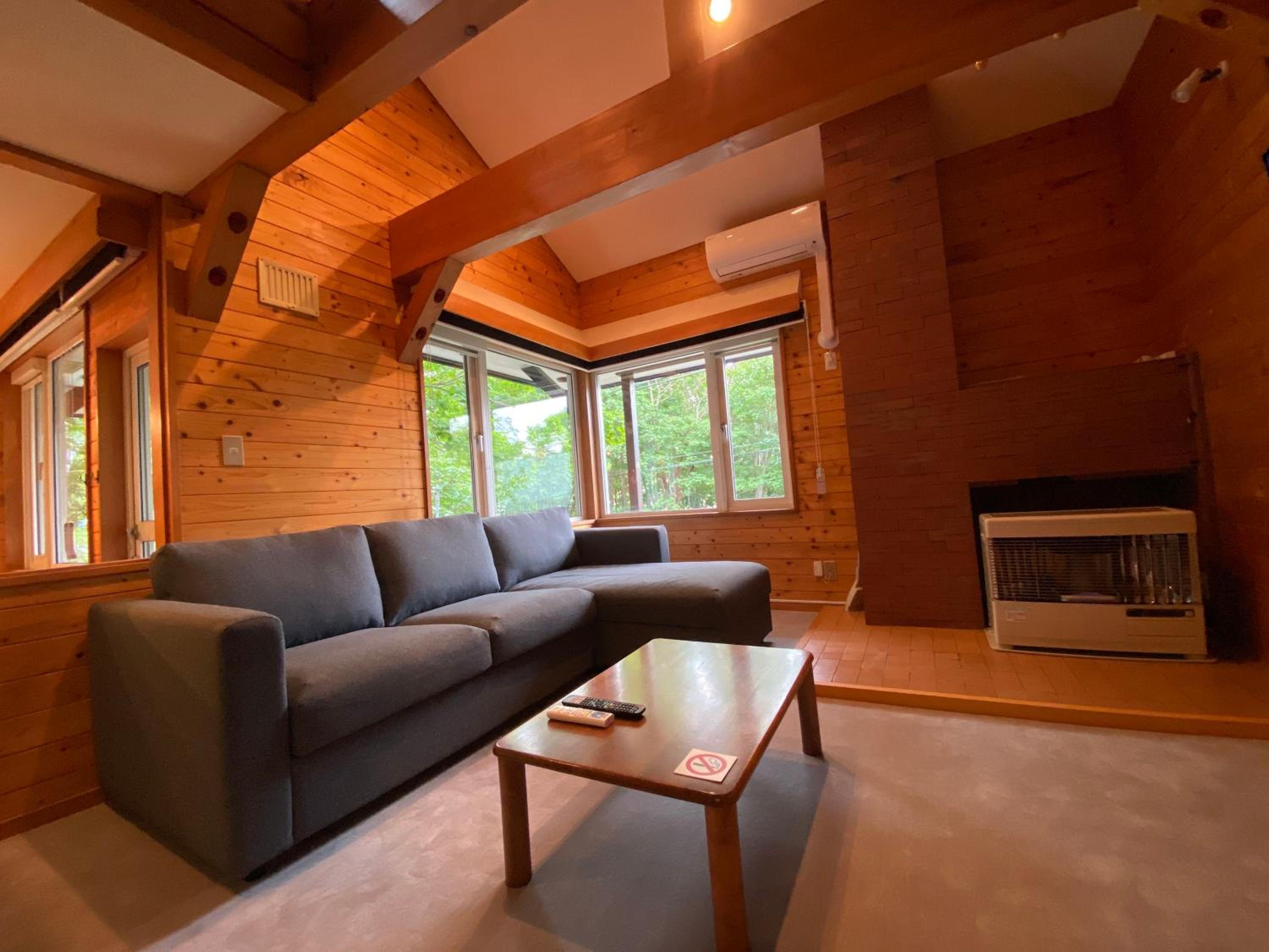 Annupuri Retro Lodge