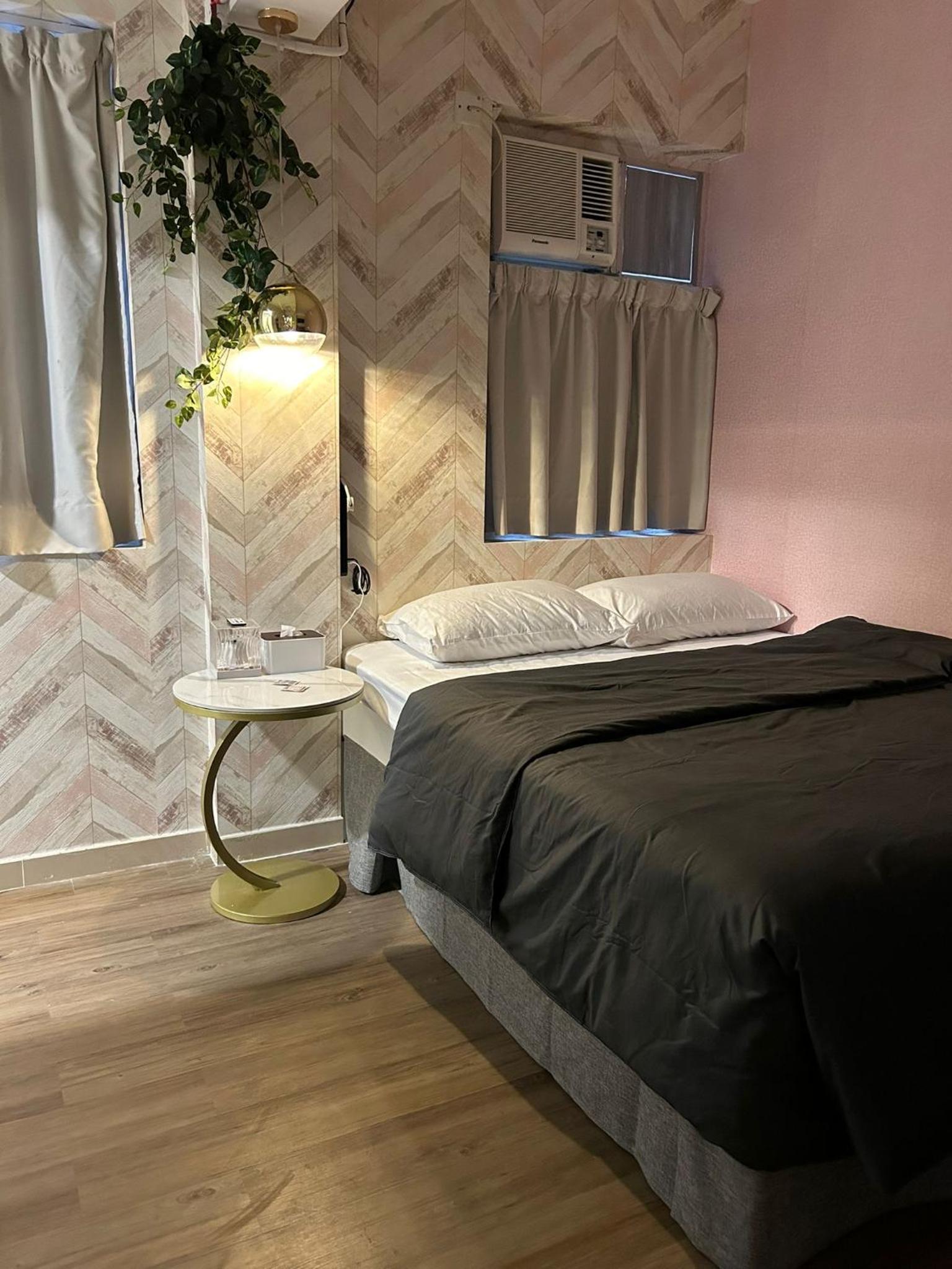 7 guest house