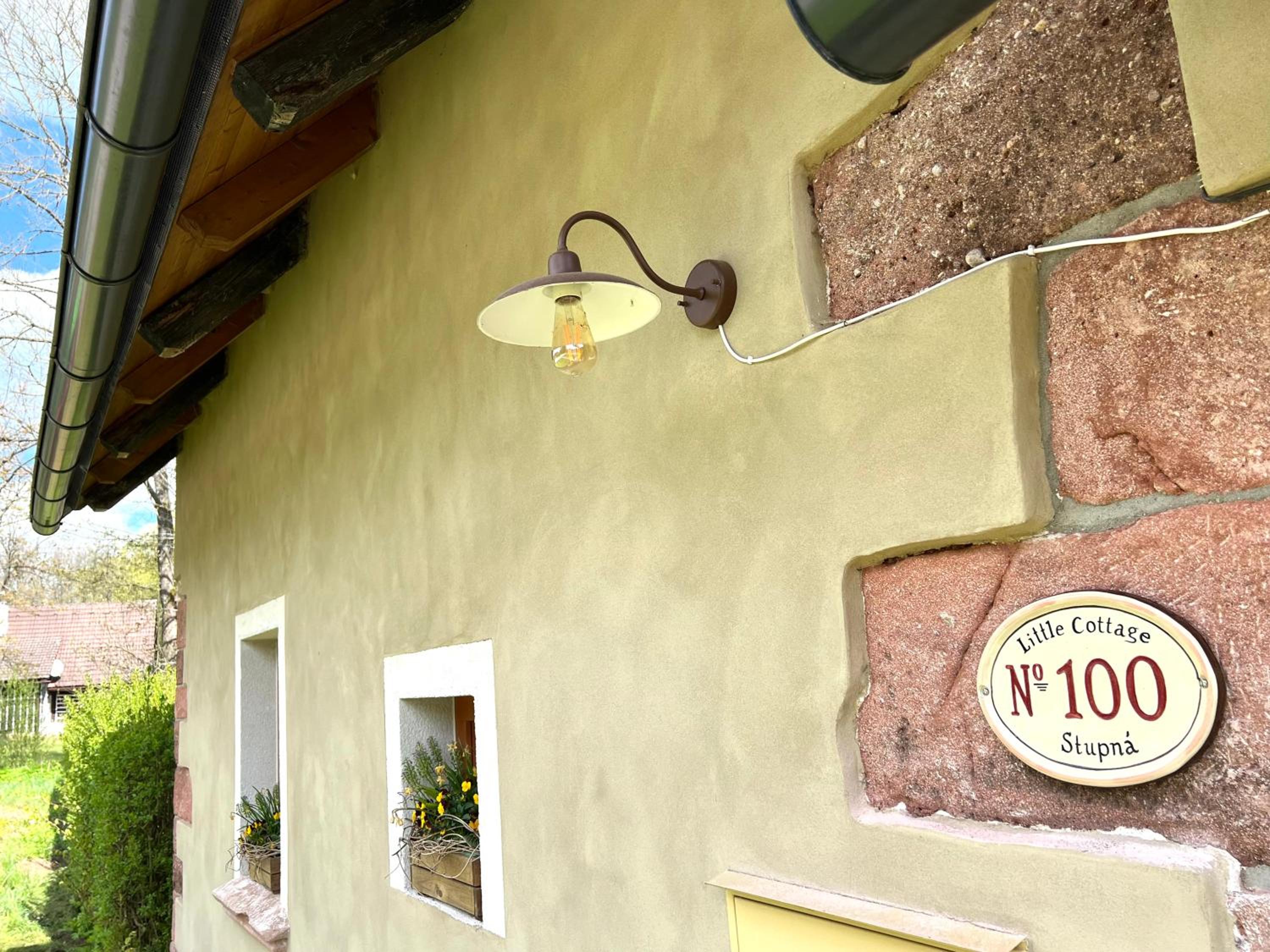 Little Cottage No.100