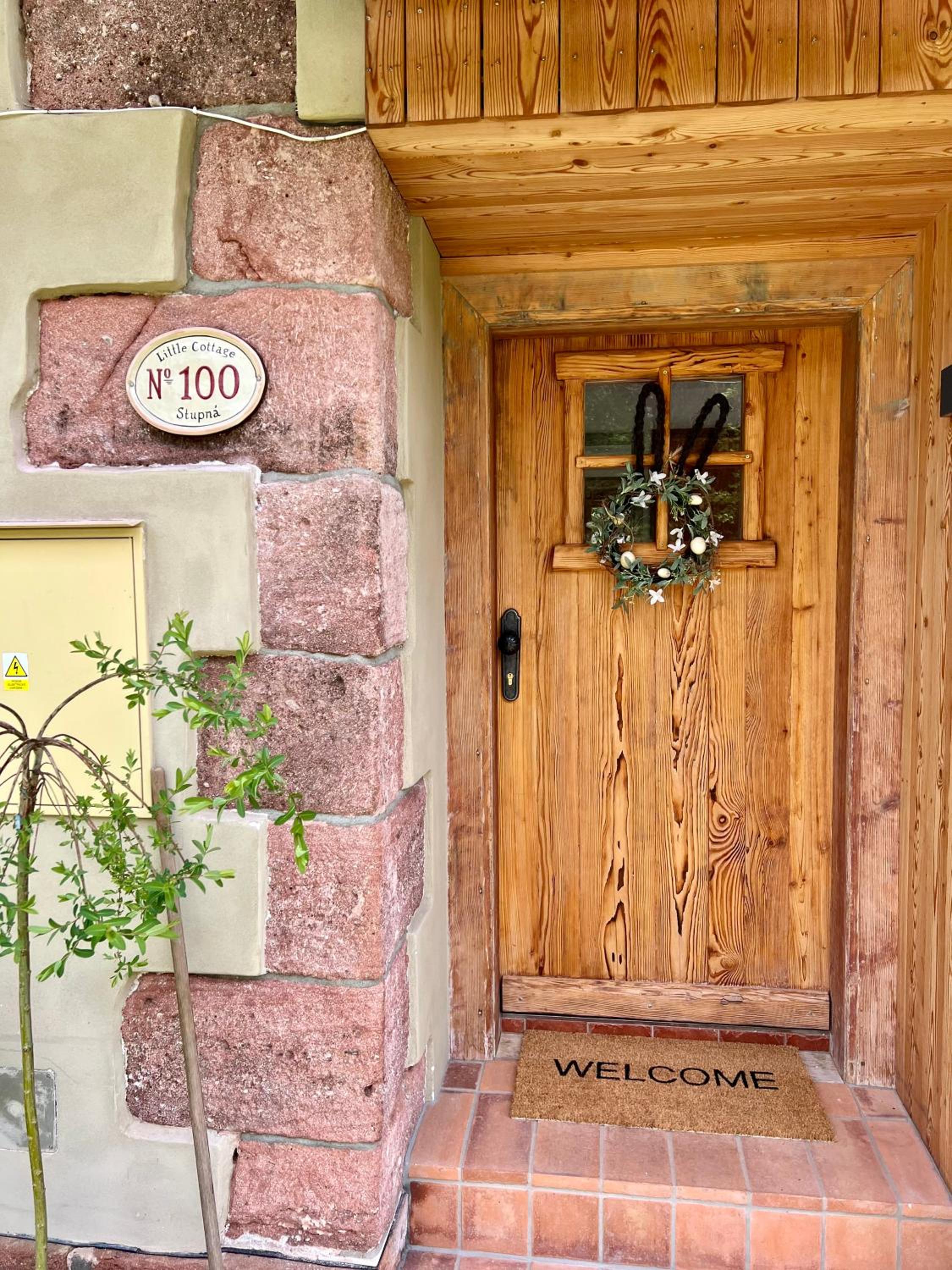 Little Cottage No.100