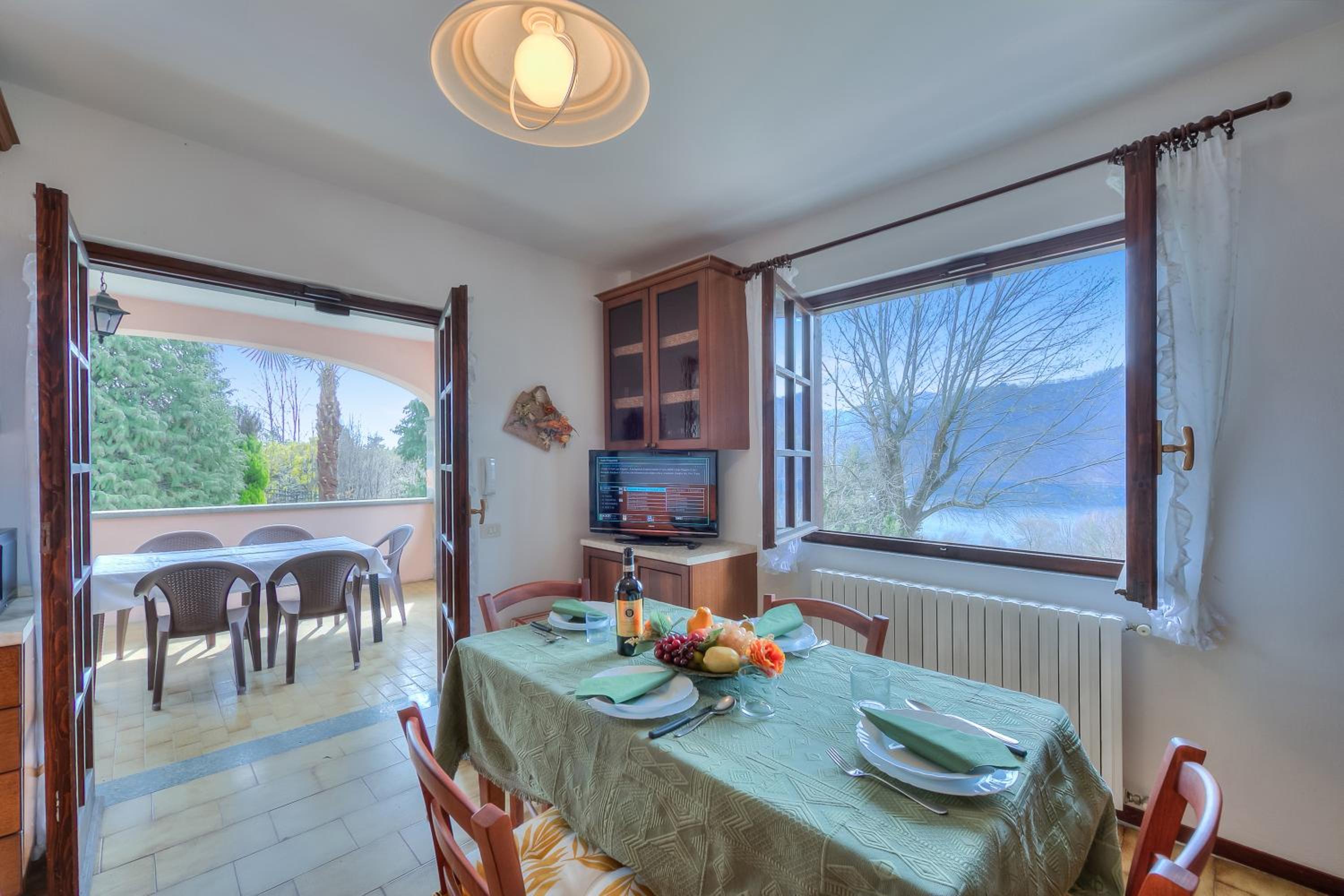 Casa Serena park and Lake View - Happy Rentals view 4
