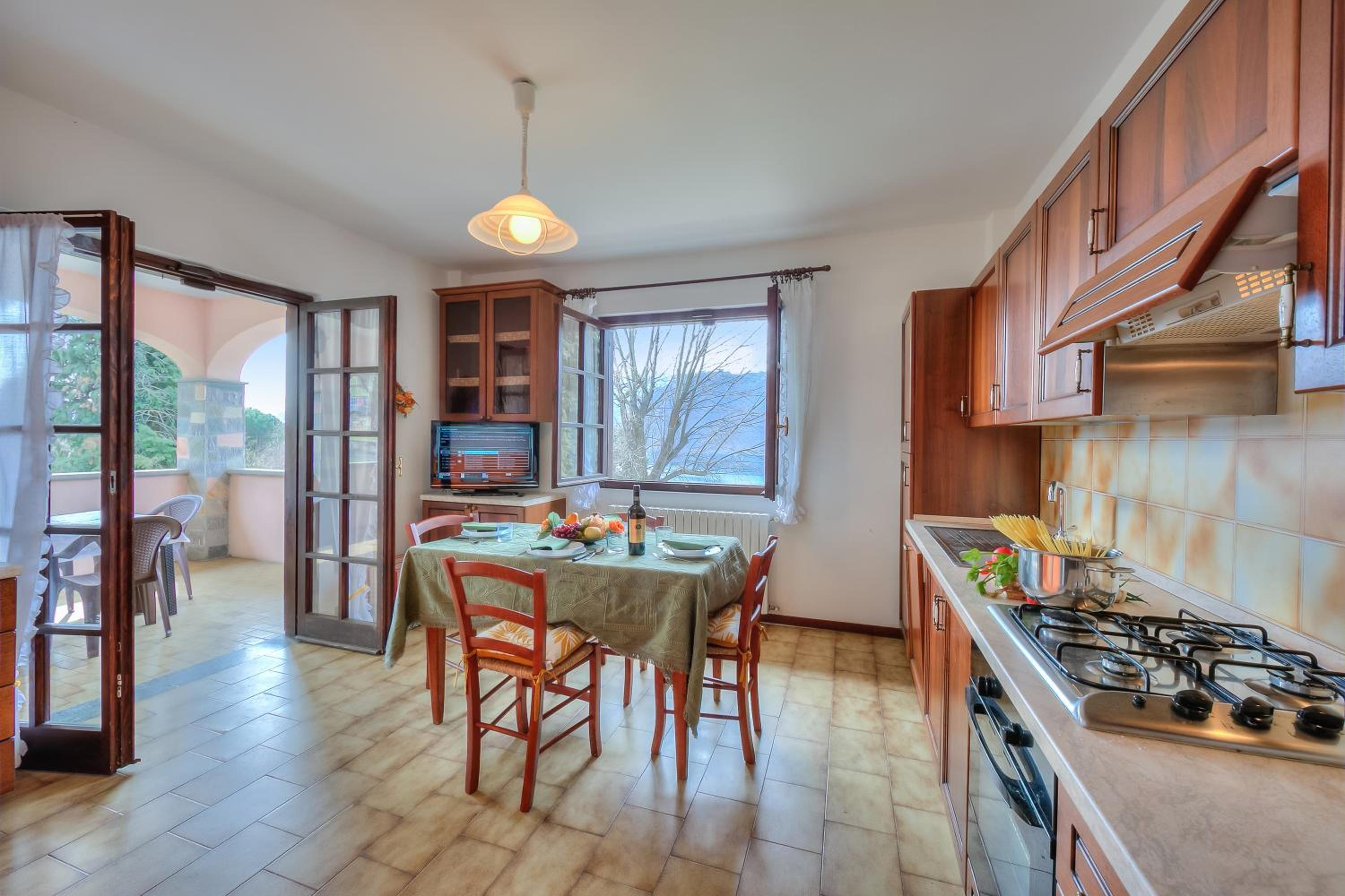 Casa Serena park and Lake View - Happy Rentals view 5