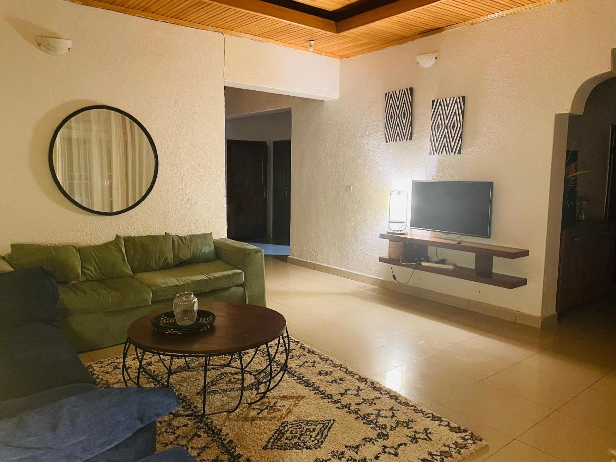 grande villa verdoyante à louer pour 1 mois
