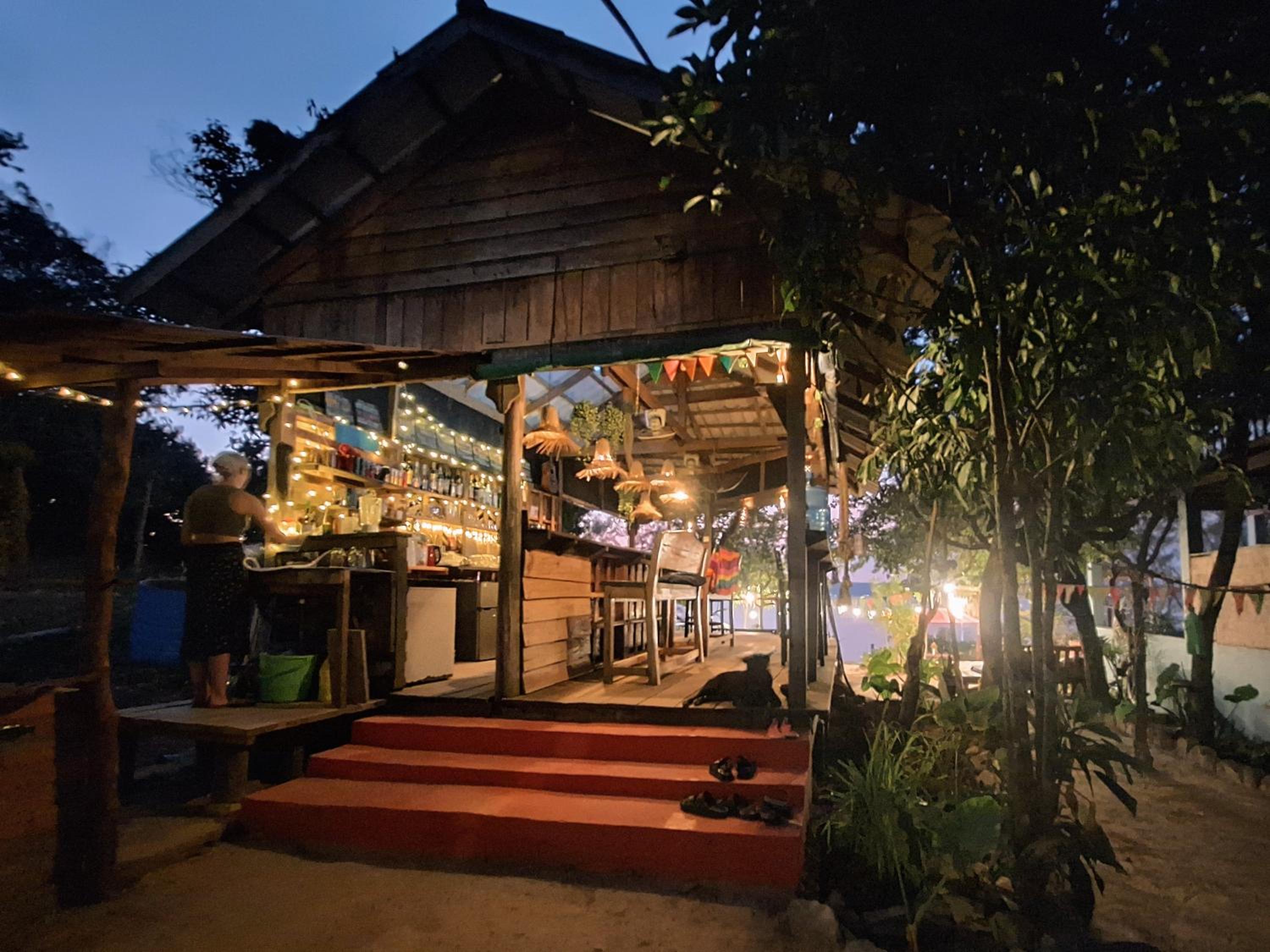 Dragonfly Guesthouse M'Pai Bay
