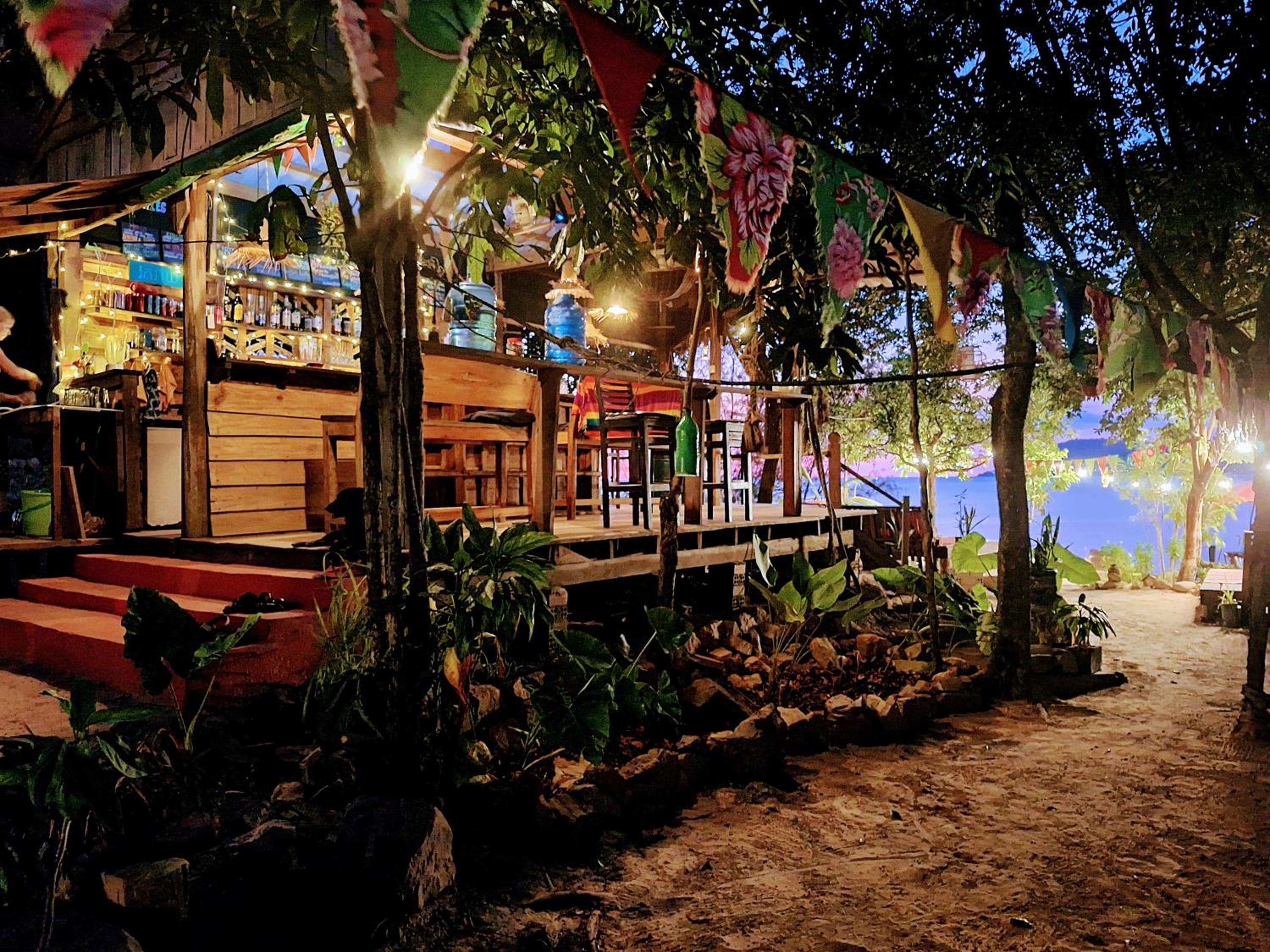 Dragonfly Guesthouse M'Pai Bay